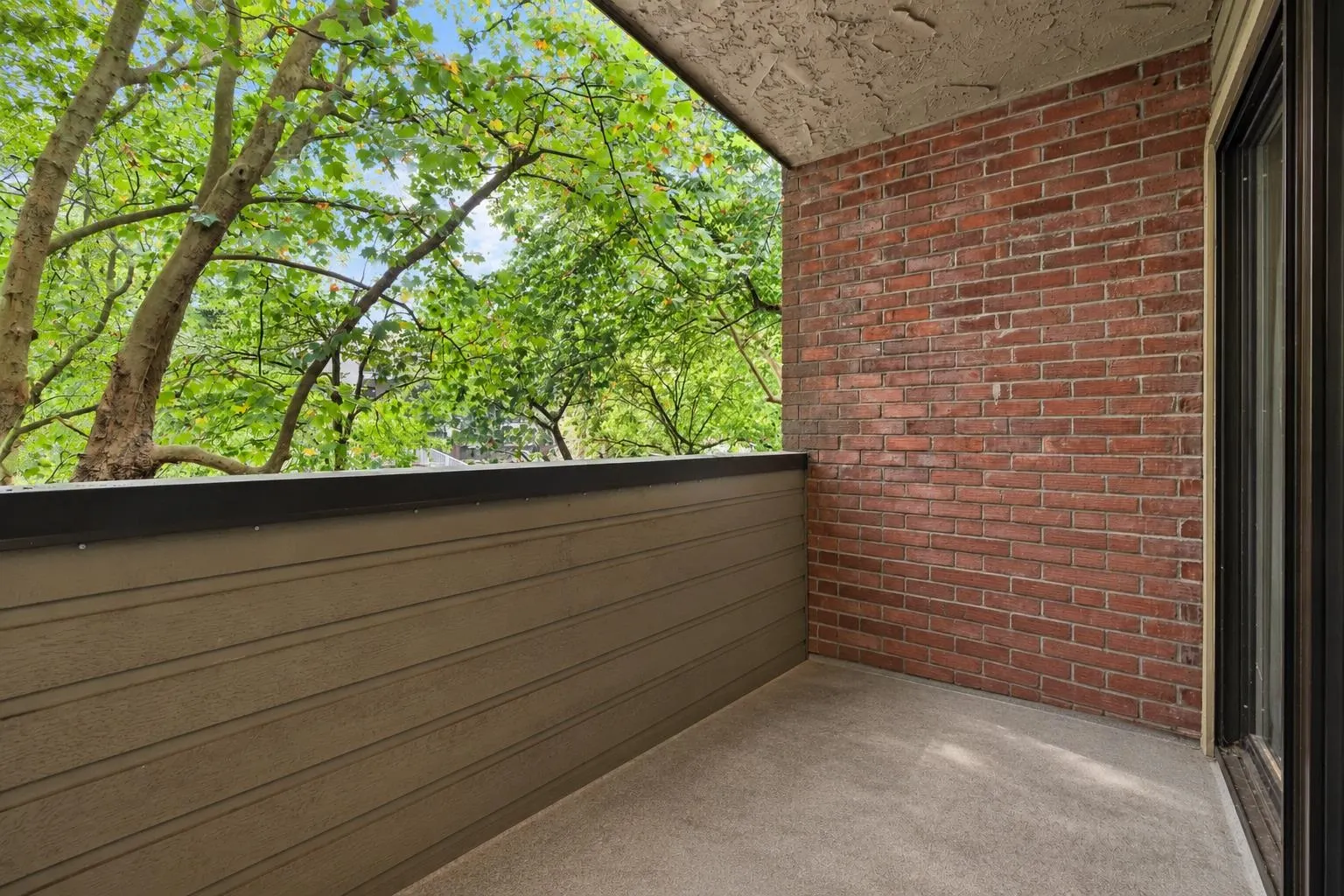 853 E 7 Avenue #206