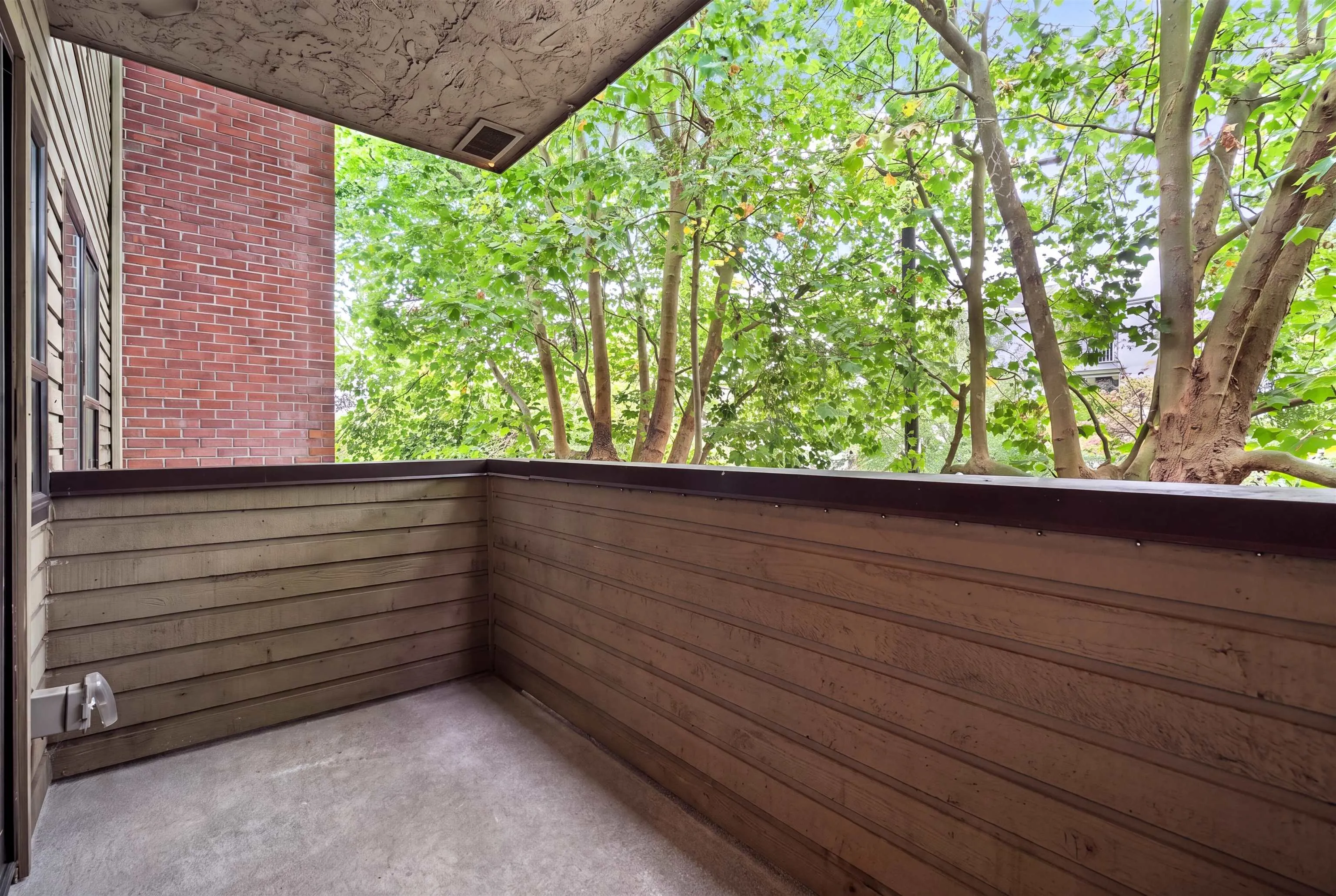 853 E 7 Avenue #206