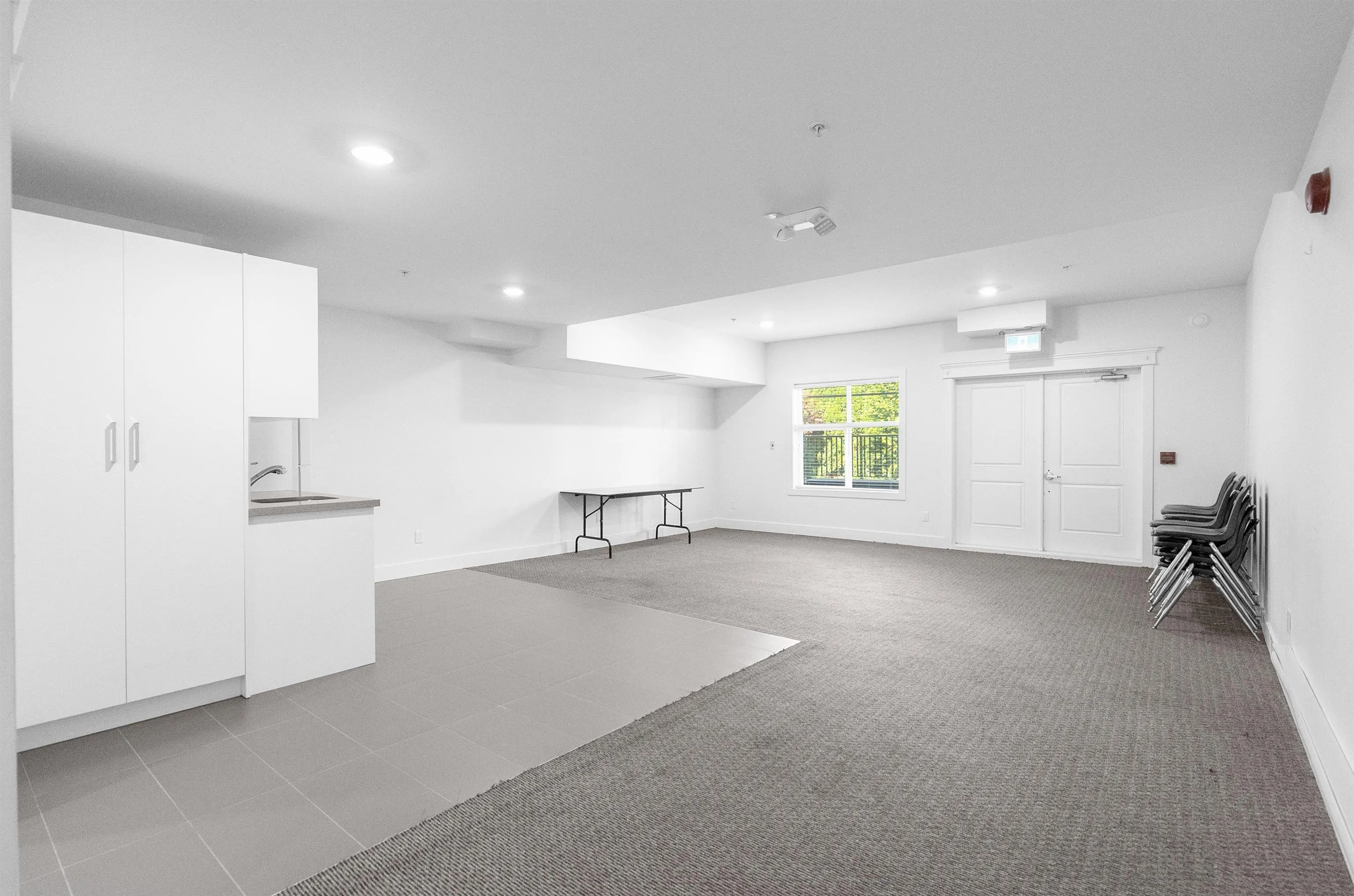 2389 Hawthorne Avenue #401