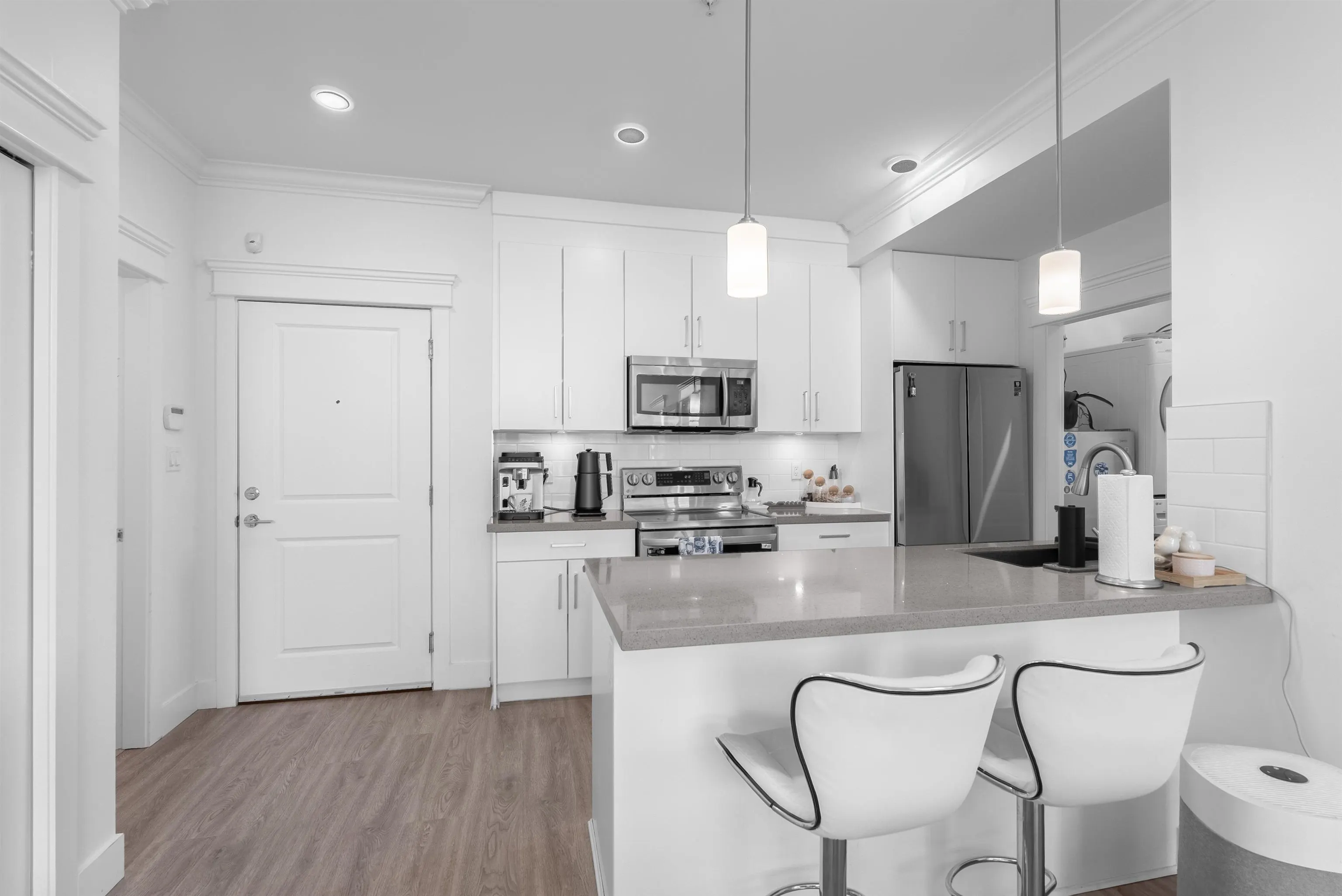 2389 Hawthorne Avenue #401