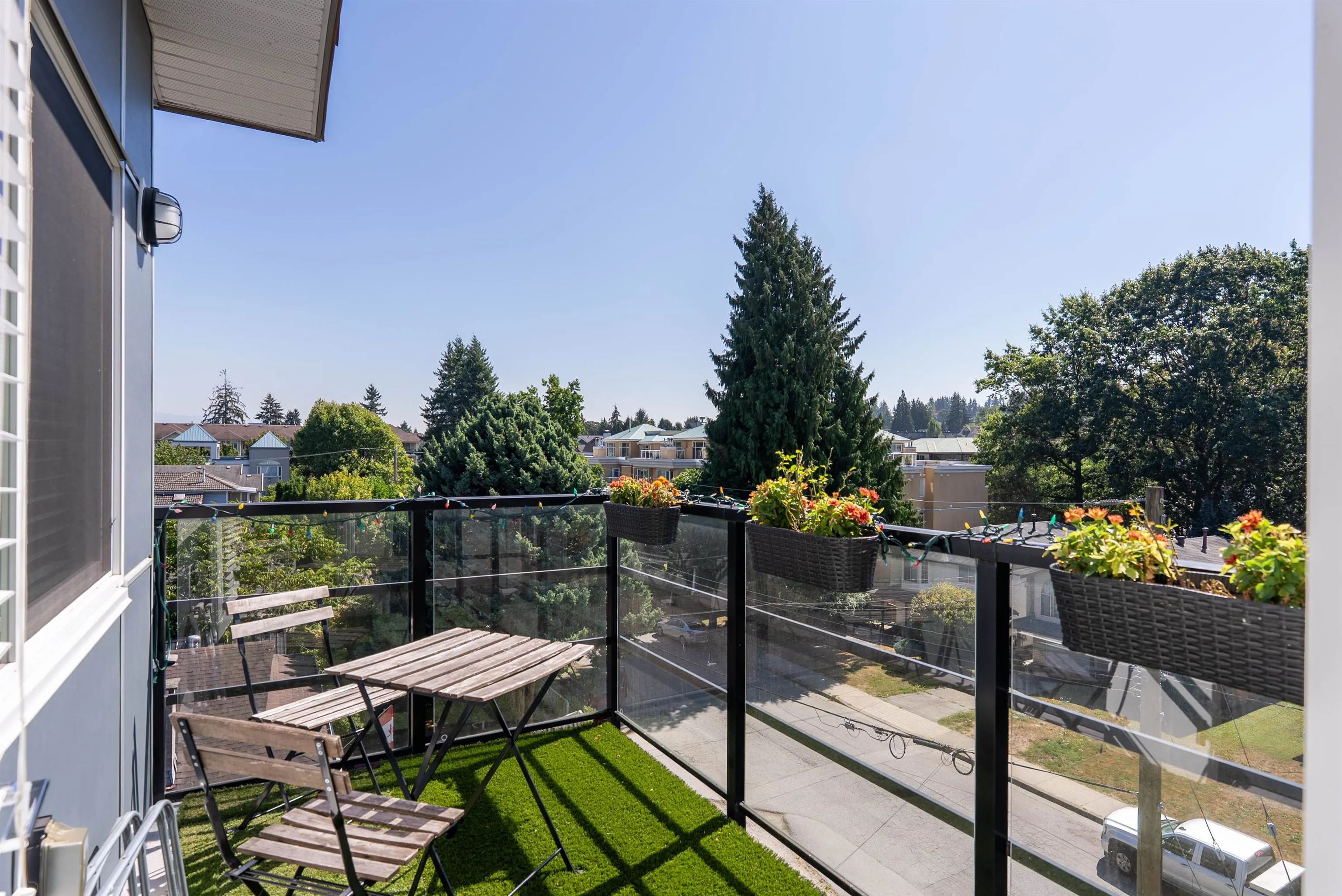 2389 Hawthorne Avenue #401
