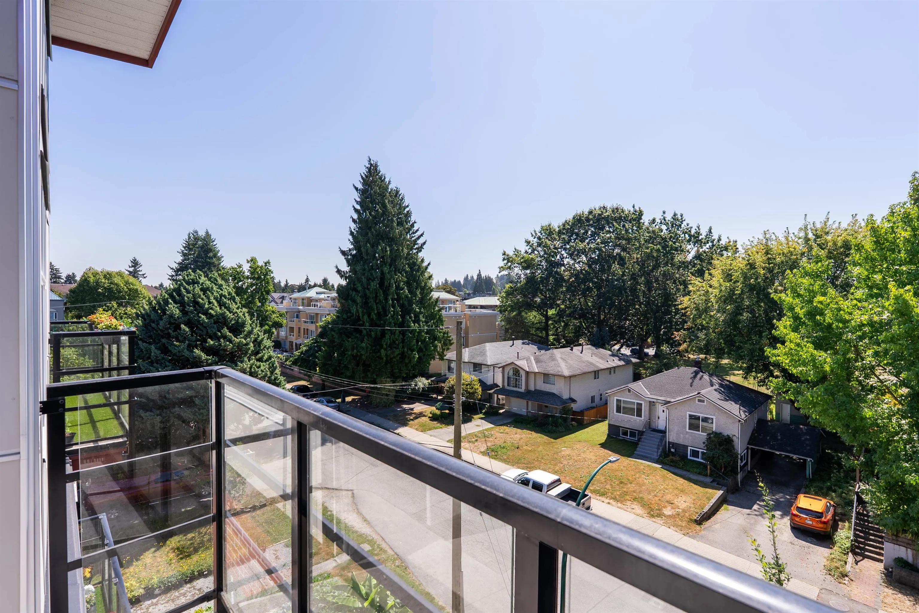 2389 Hawthorne Avenue #401