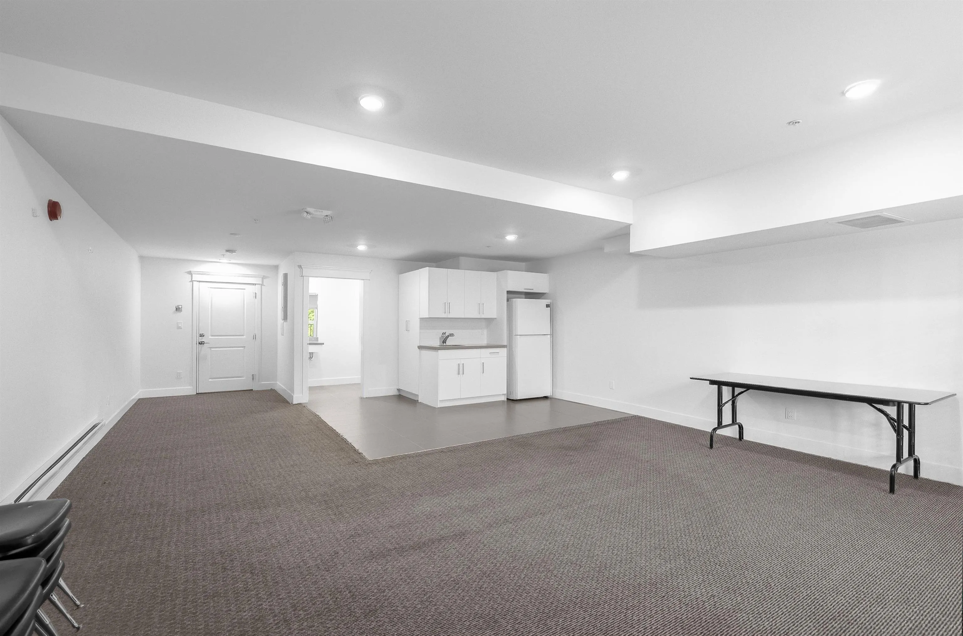 2389 Hawthorne Avenue #401