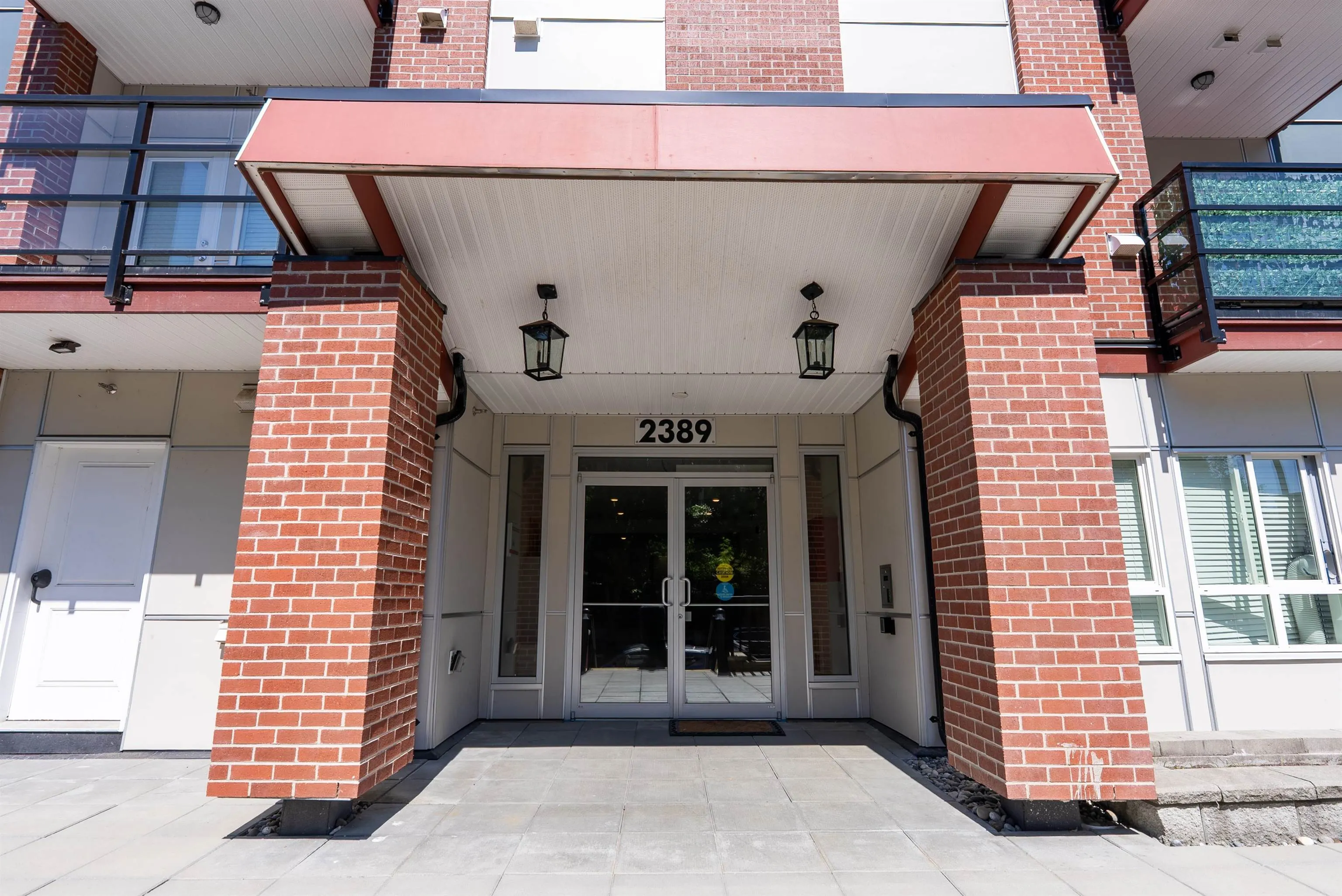 2389 Hawthorne Avenue #401