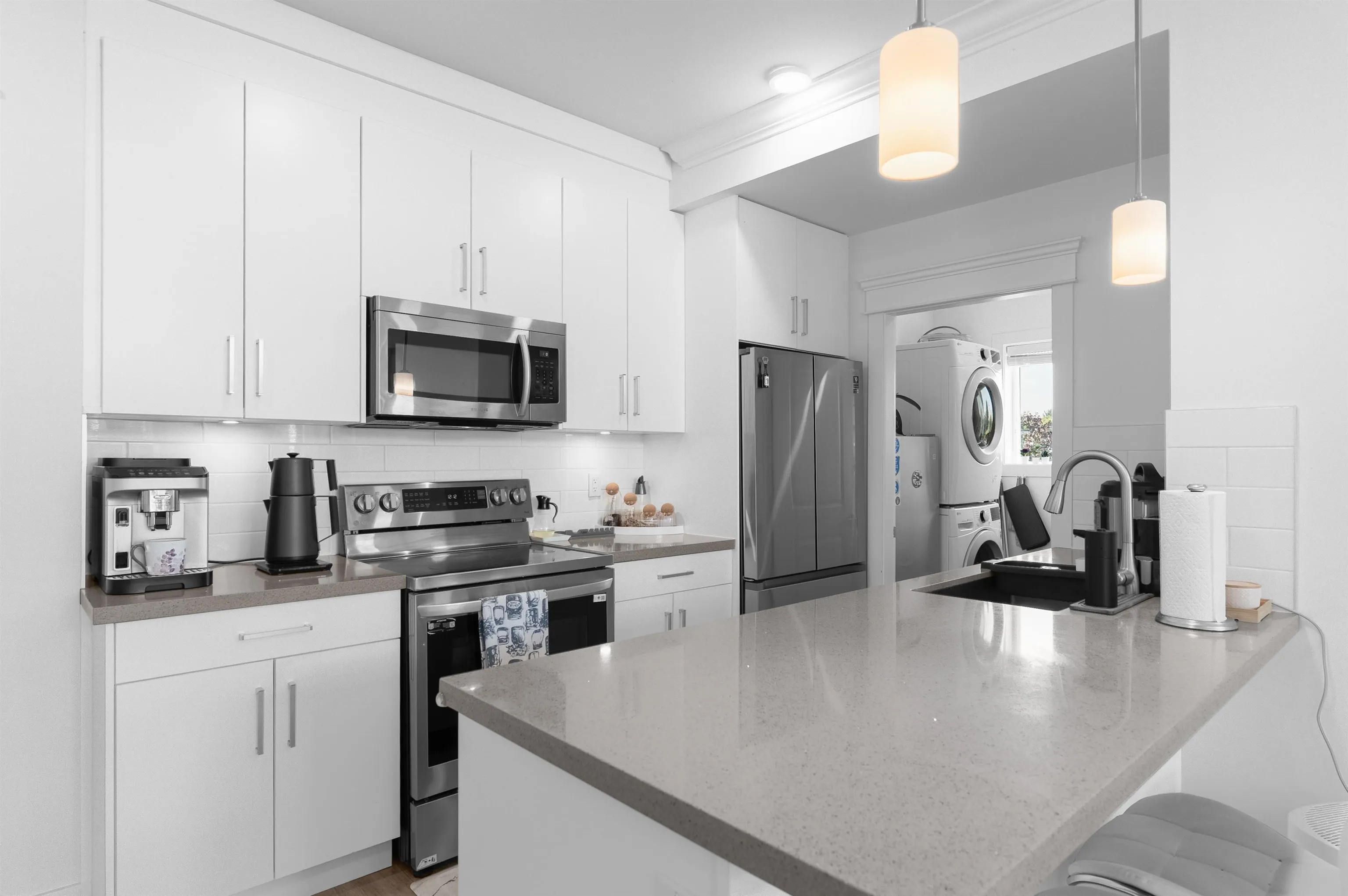 2389 Hawthorne Avenue #401