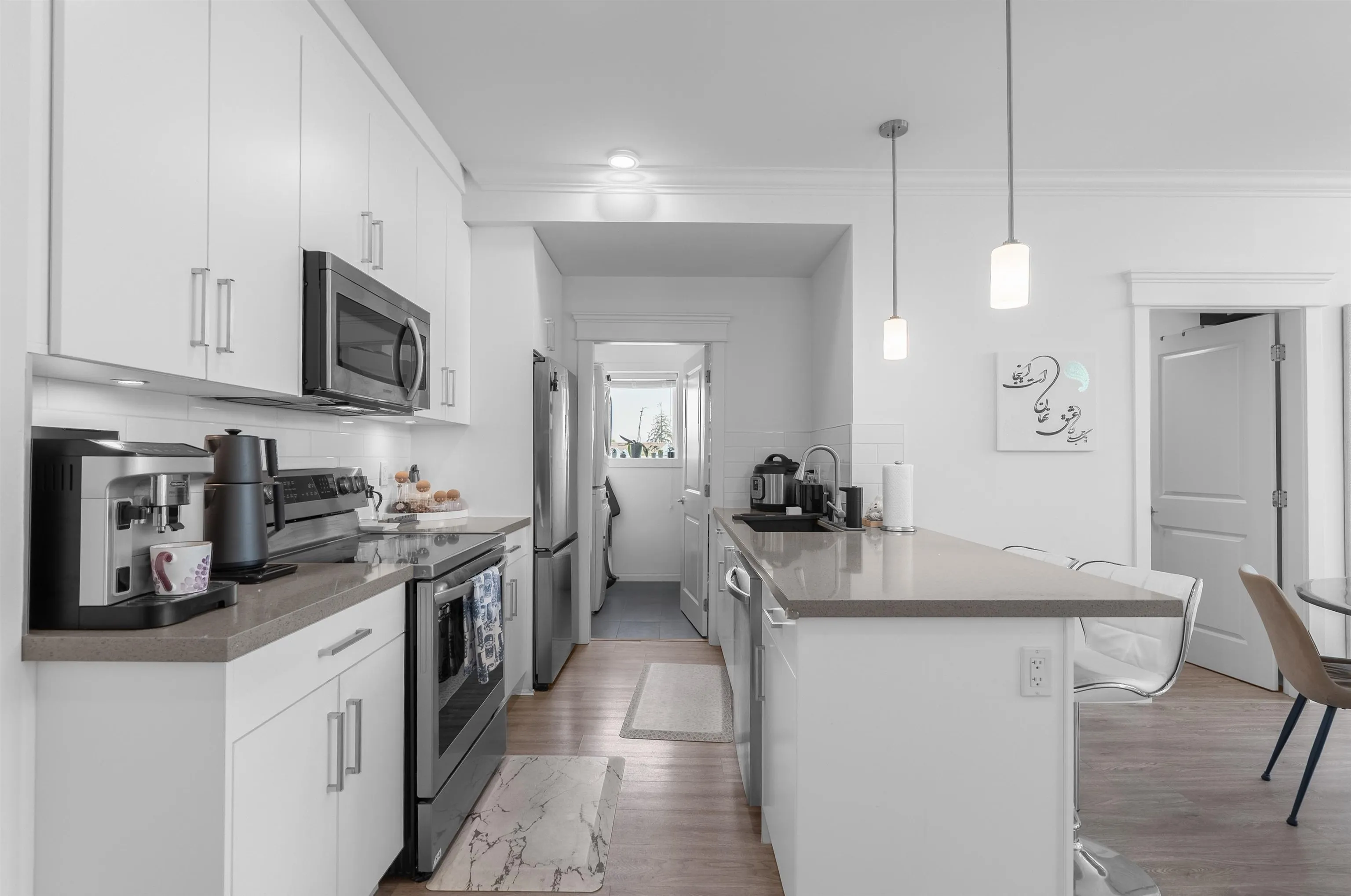 2389 Hawthorne Avenue #401
