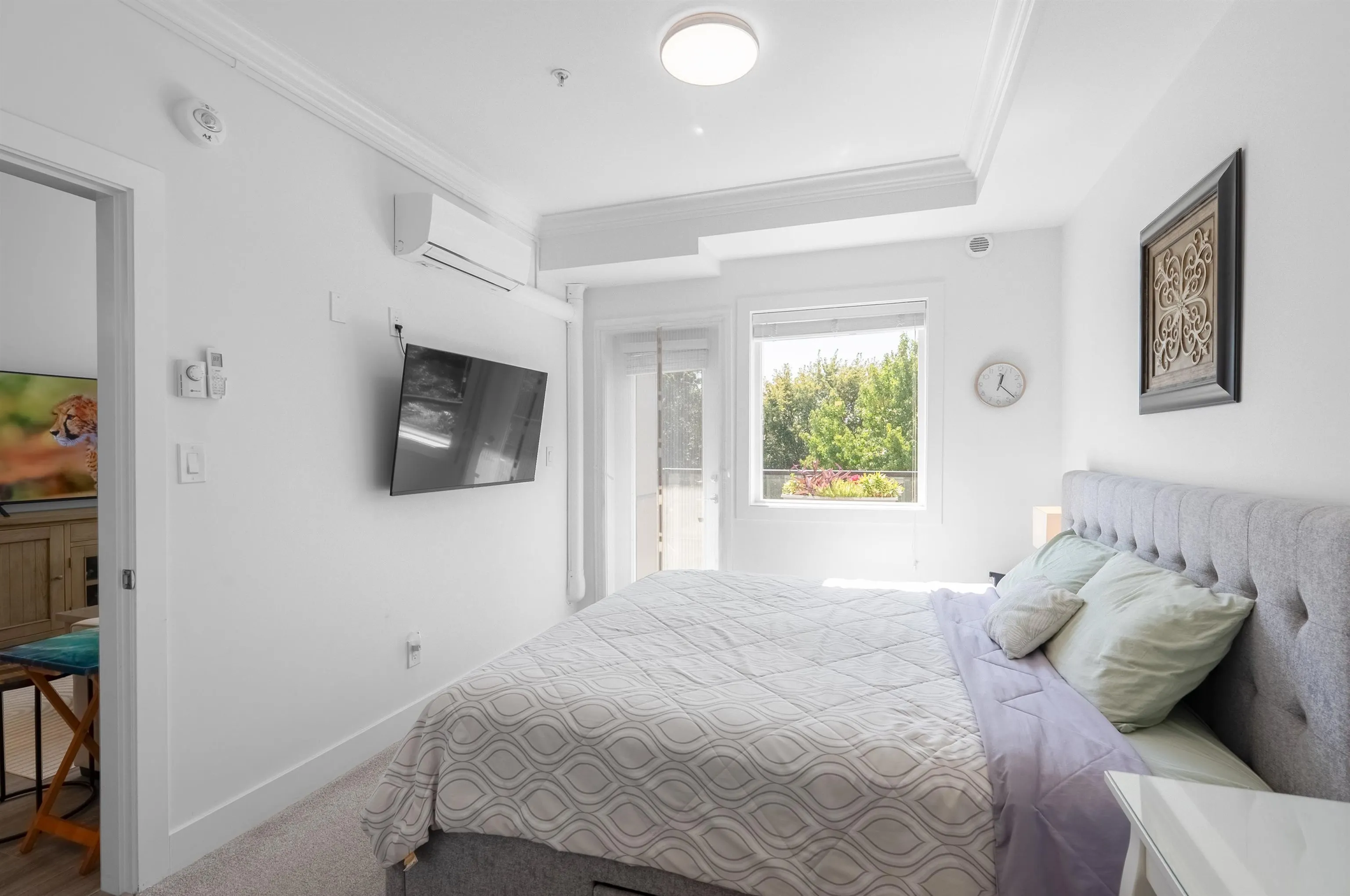 2389 Hawthorne Avenue #401