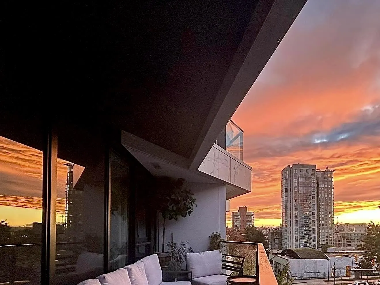 889 Pacific Street #406