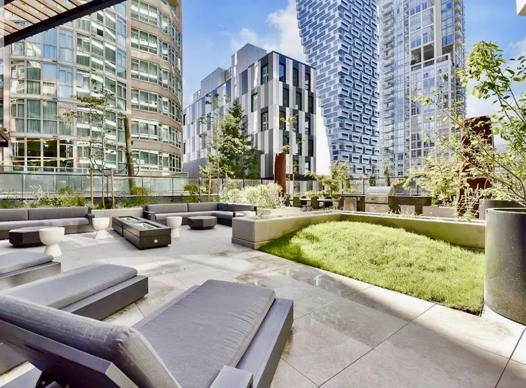 889 Pacific Street #406