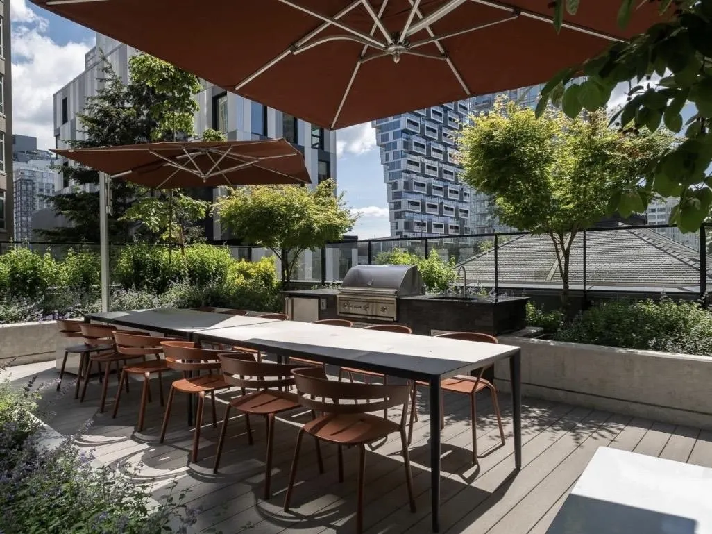 889 Pacific Street #406