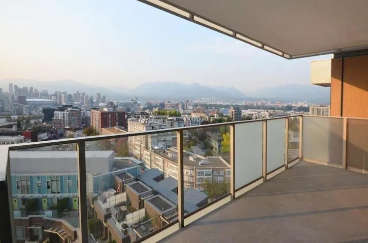 285 E 10th Avenue #1512