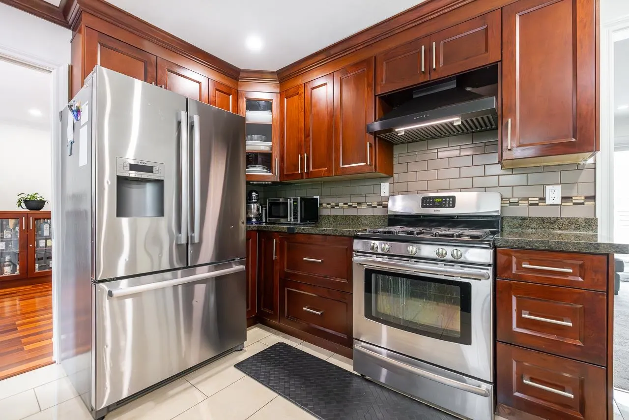 432 Riverview Crescent