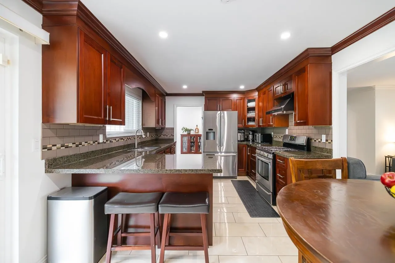 432 Riverview Crescent