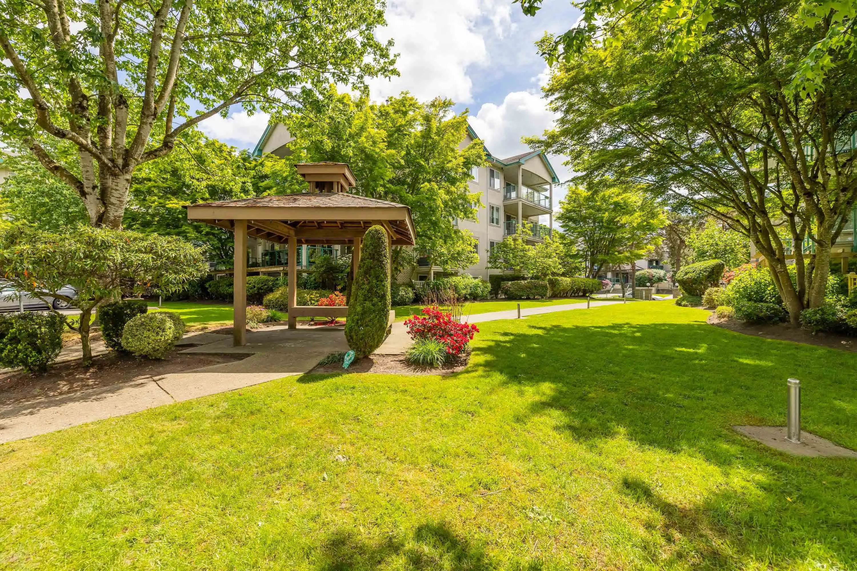 20433 53 Avenue #104
