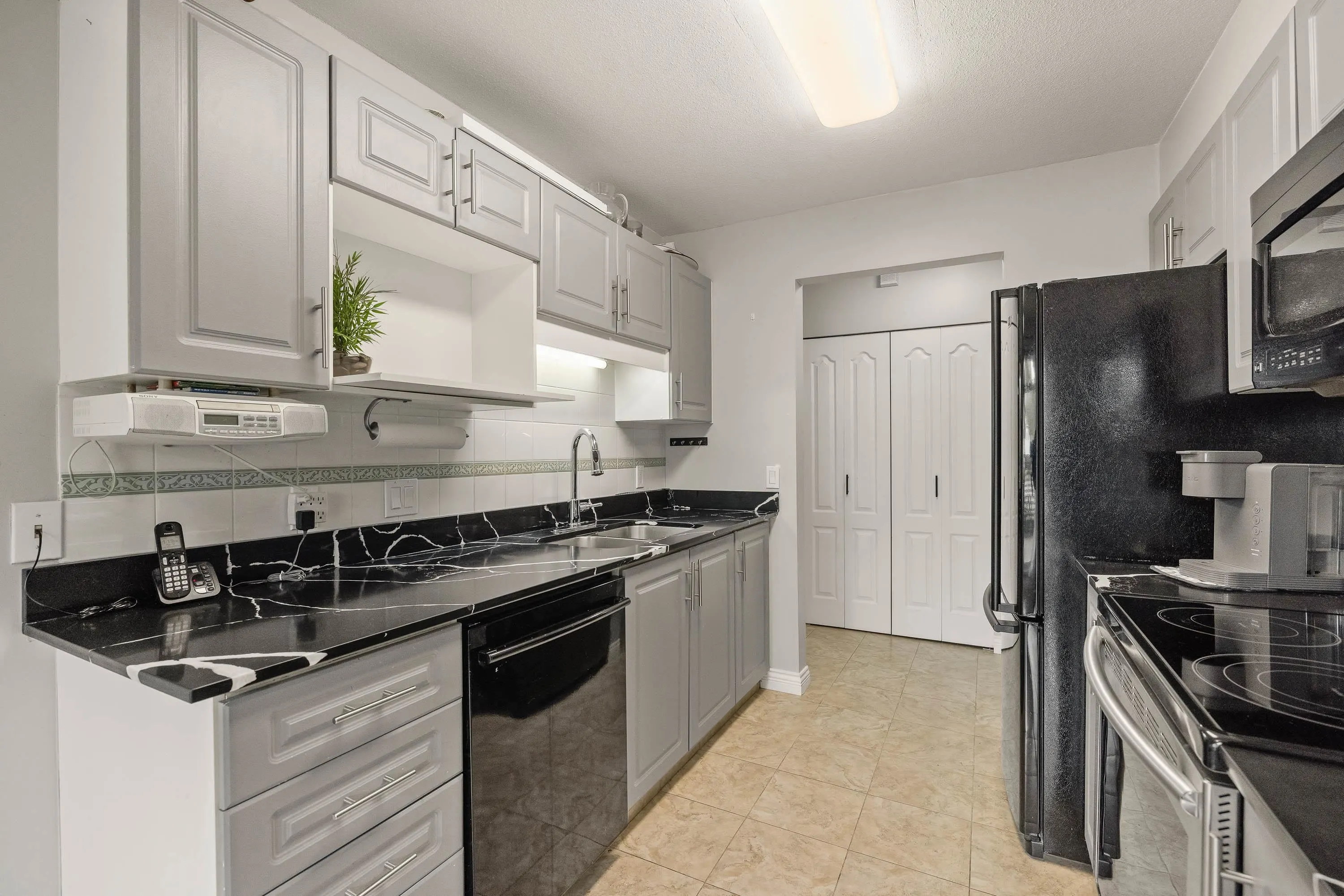 20433 53 Avenue #104