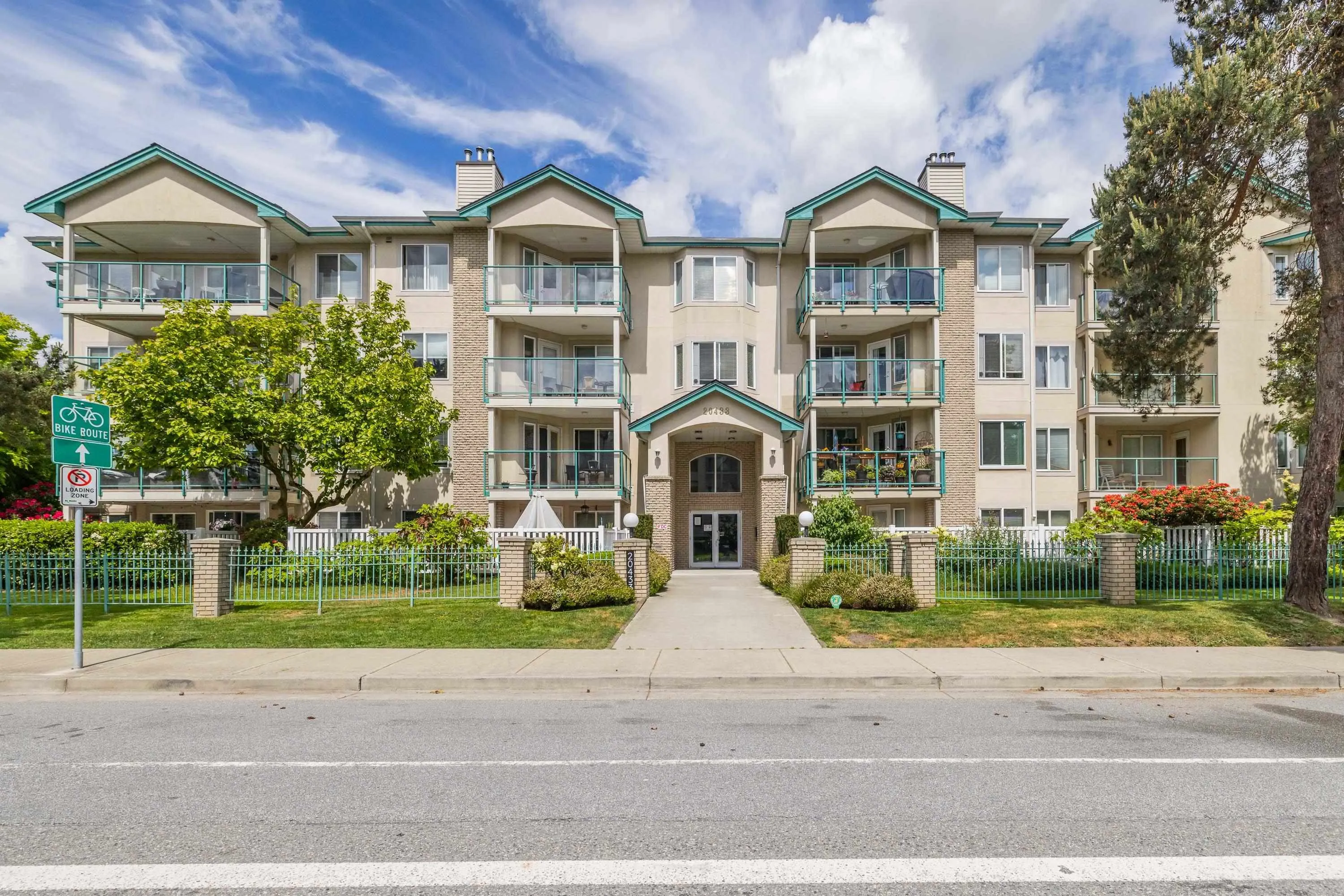 20433 53 Avenue #104