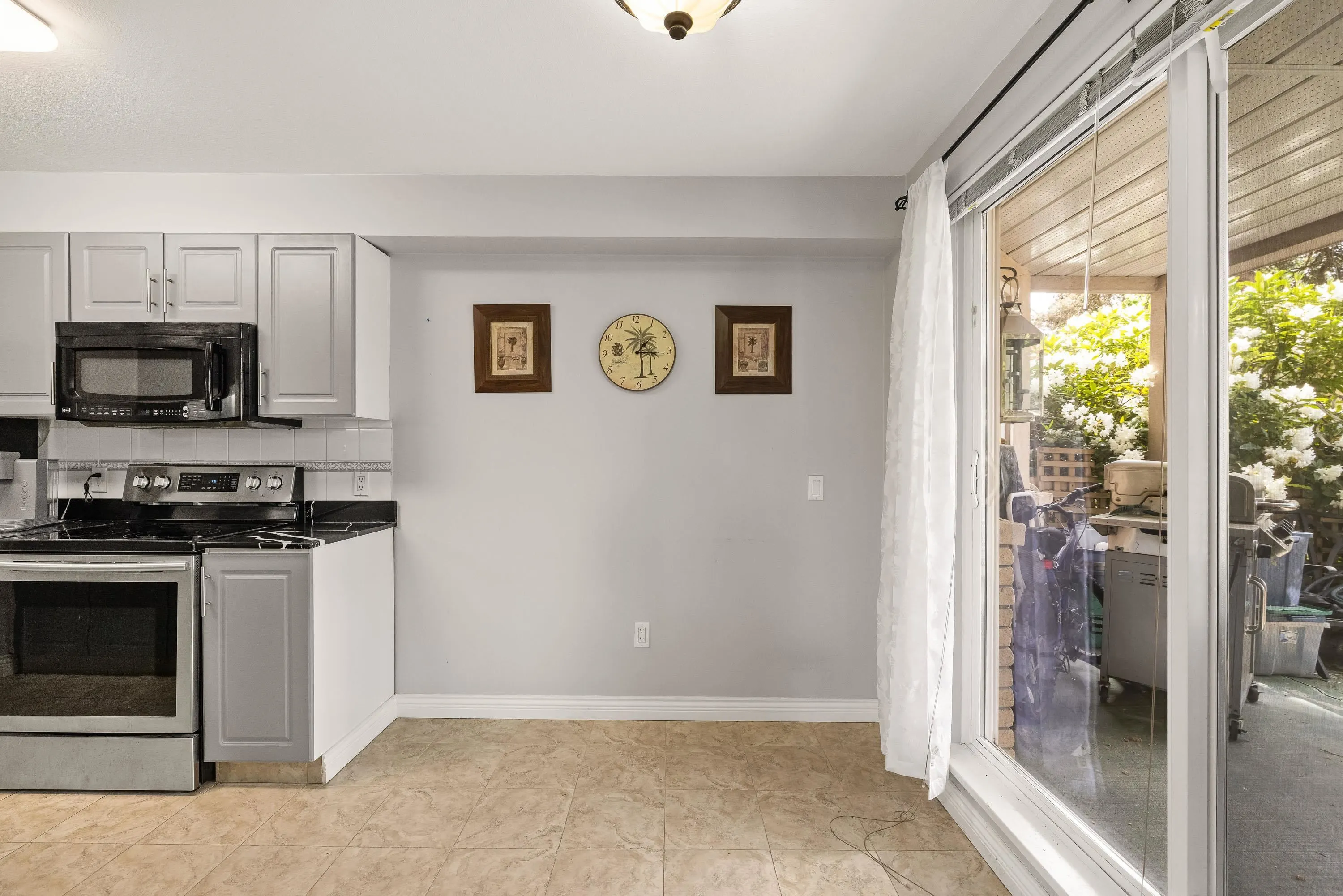 20433 53 Avenue #104