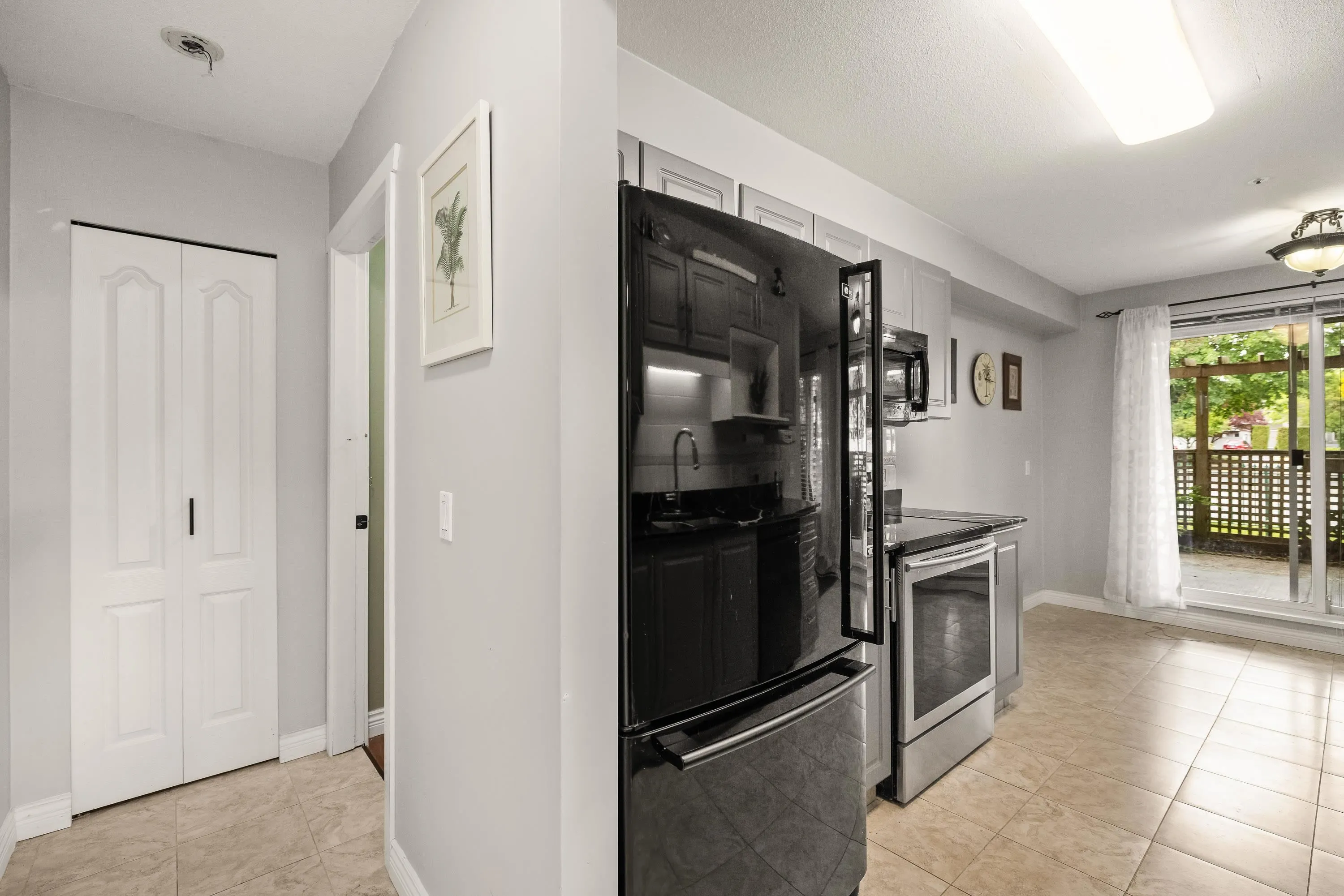 20433 53 Avenue #104