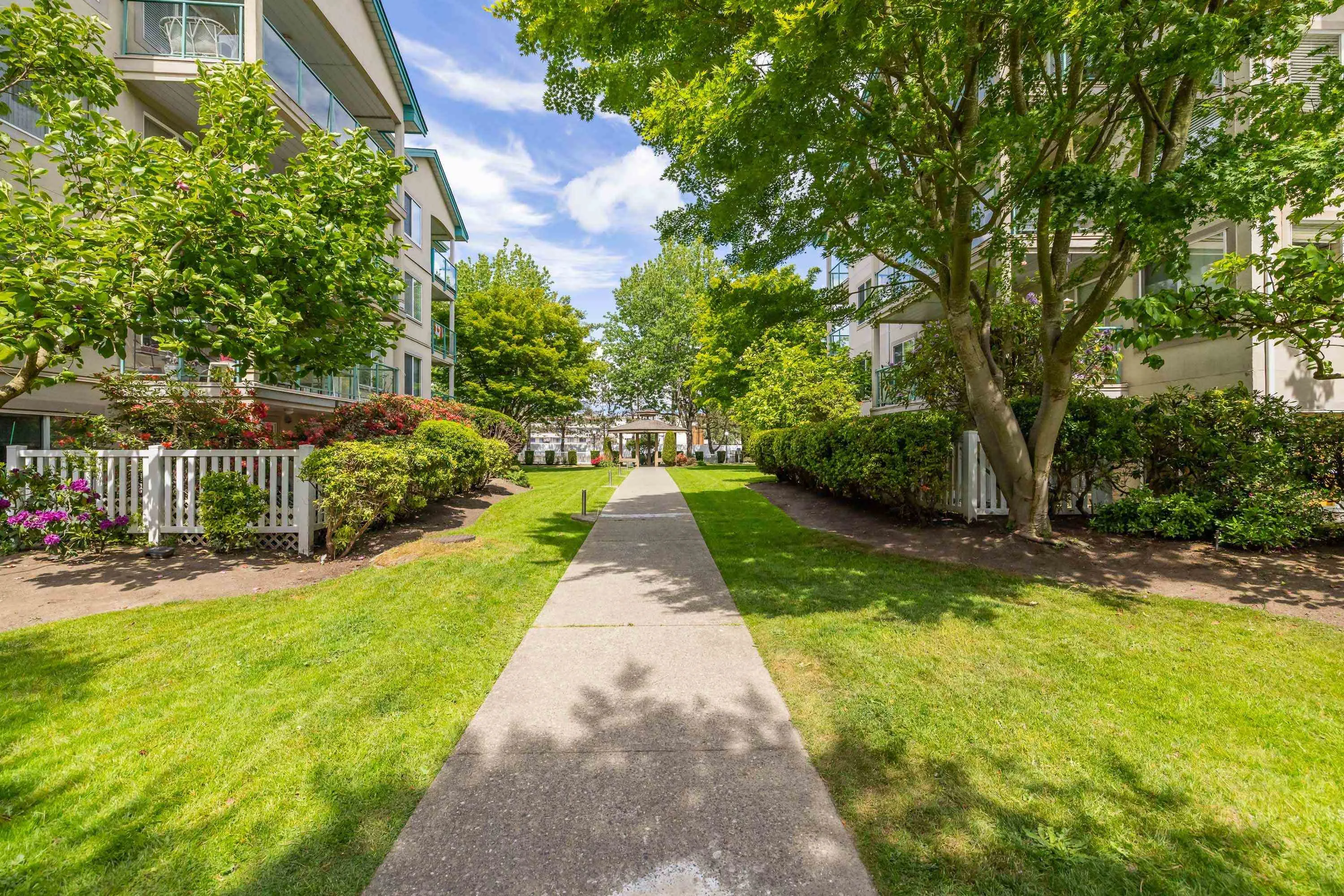 20433 53 Avenue #104