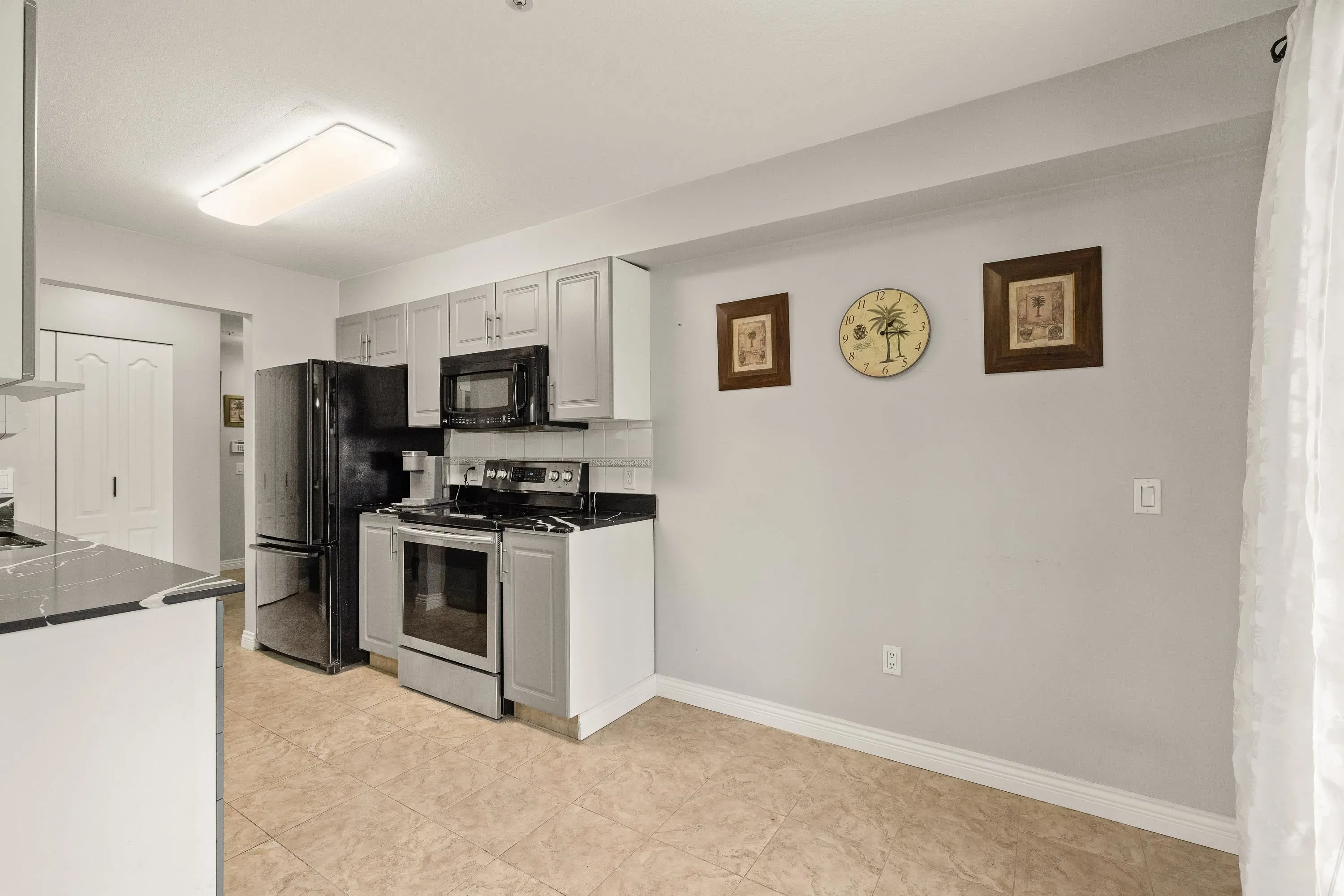 20433 53 Avenue #104
