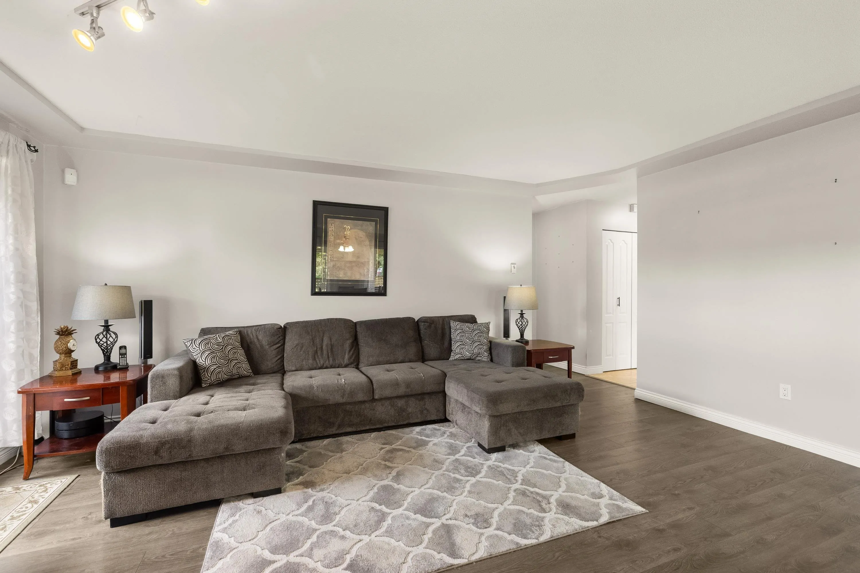 20433 53 Avenue #104