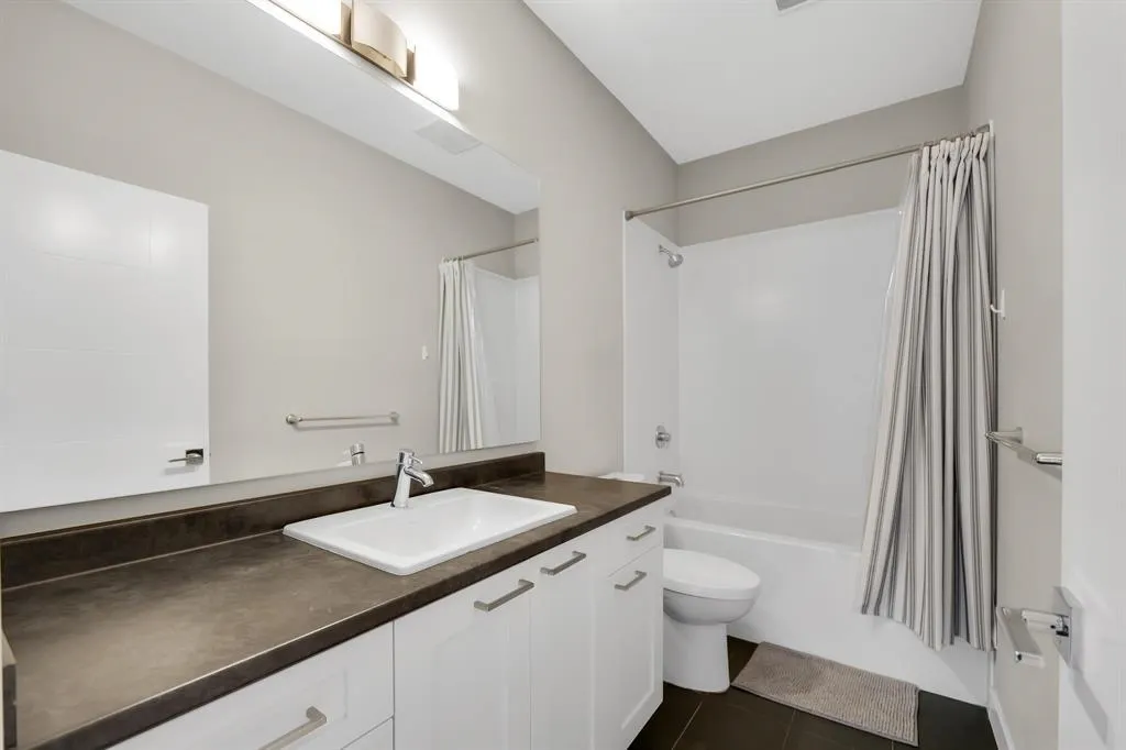 39340 Falcon Crescent