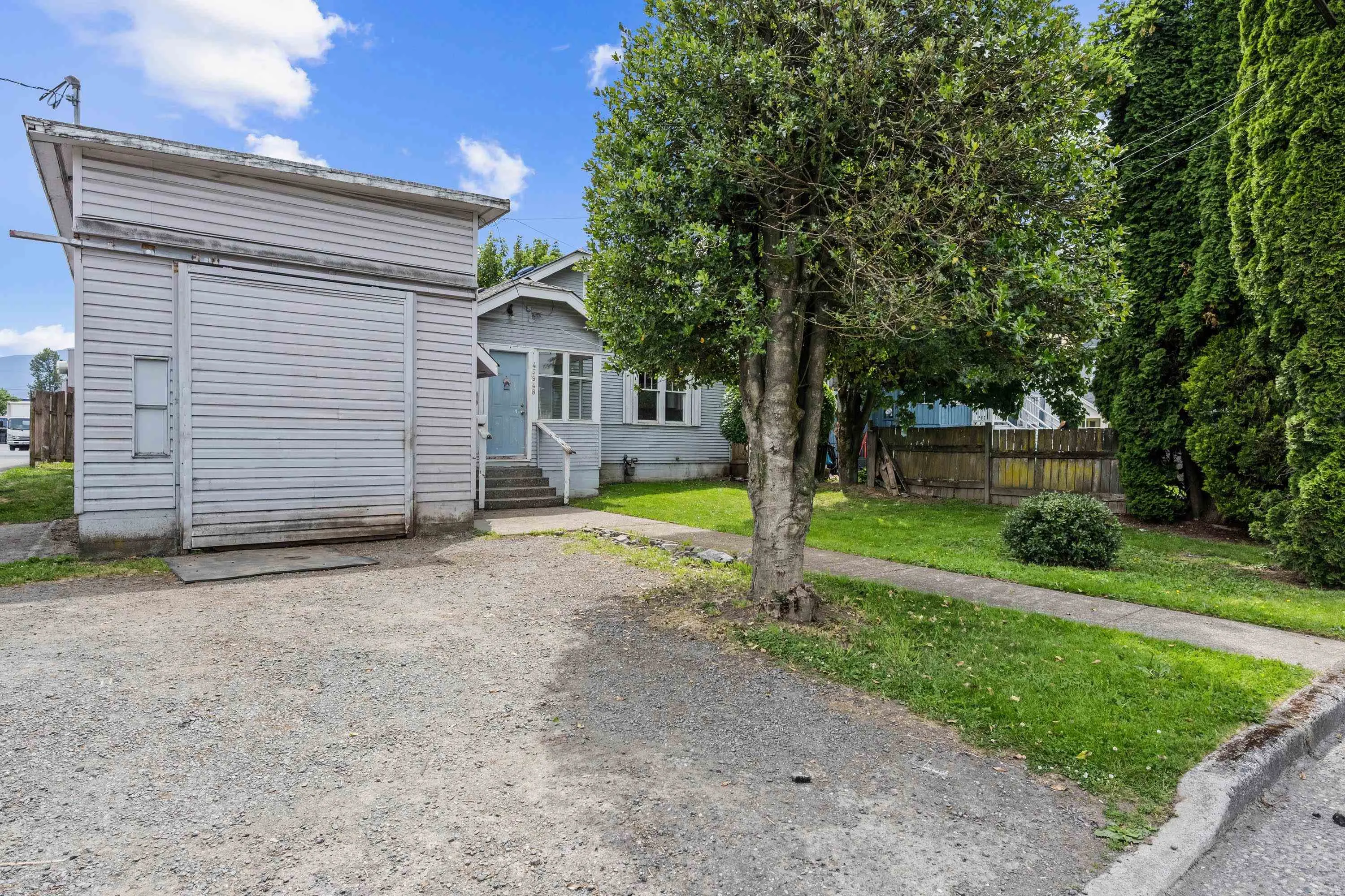 45948 Chesterfield Avenue
