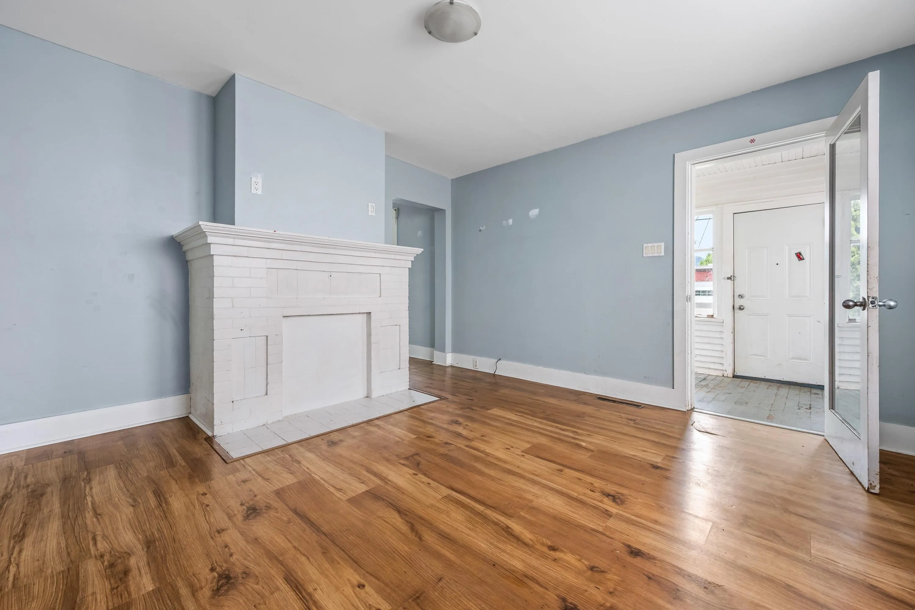 45948 Chesterfield Avenue