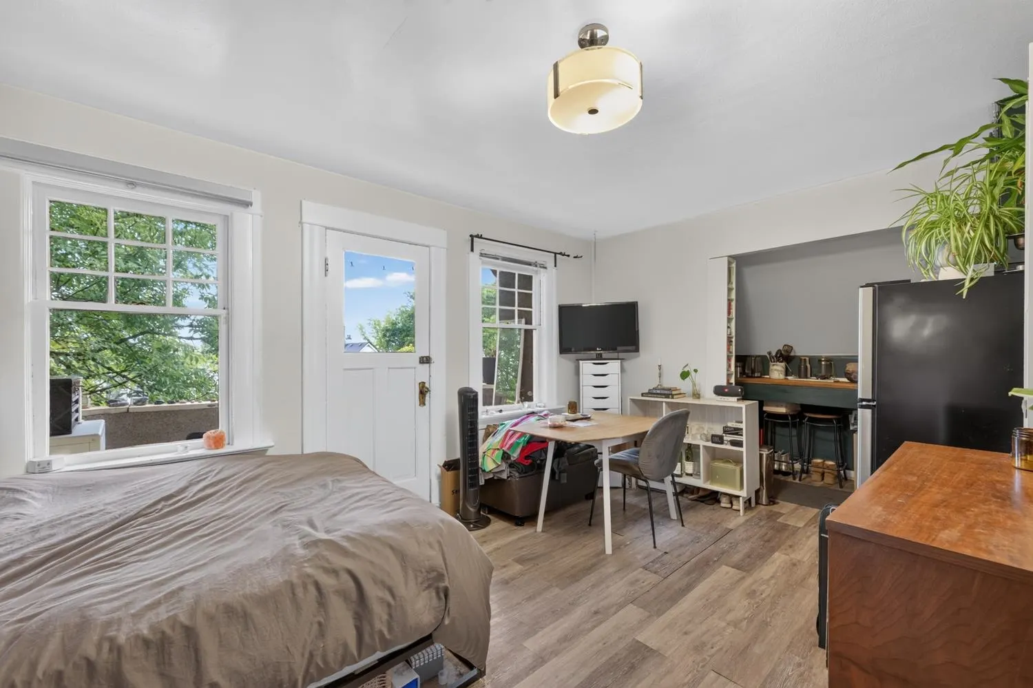 236 W 12th Avenue
