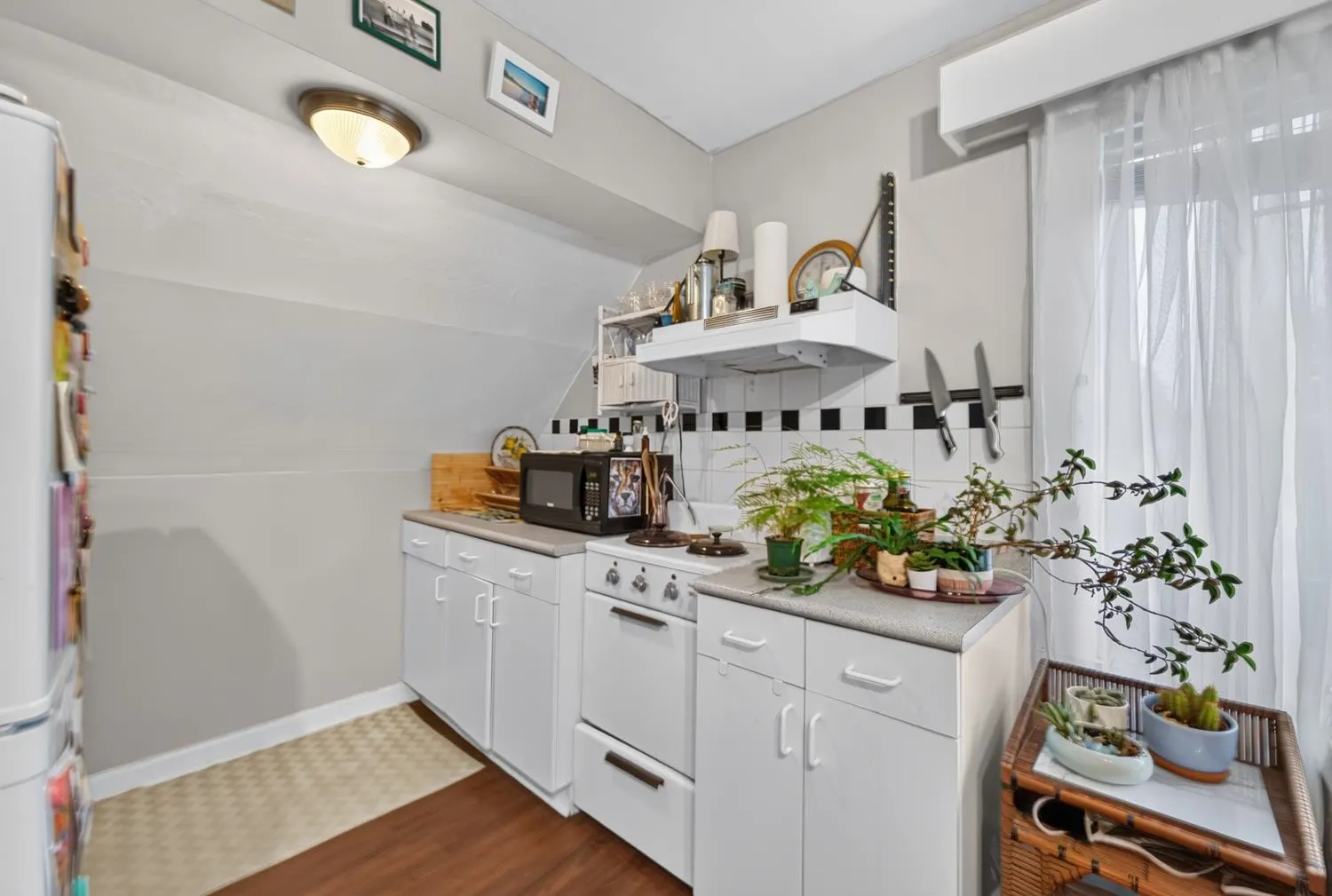 236 W 12th Avenue