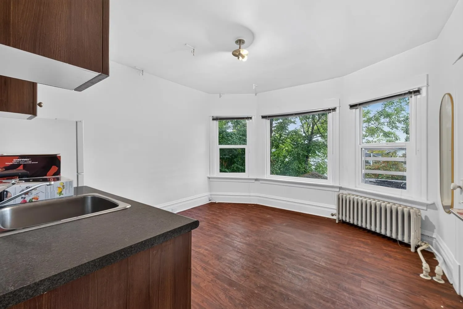 236 W 12th Avenue