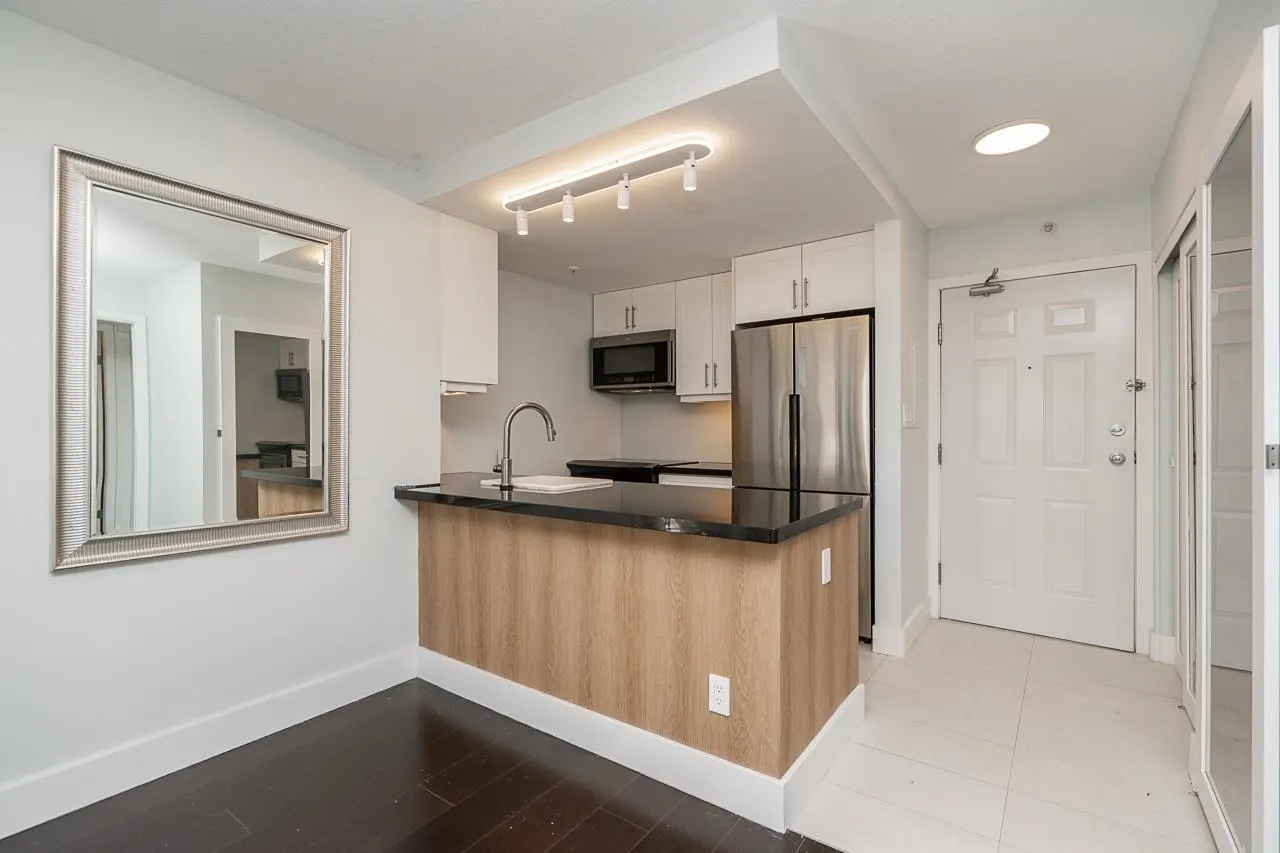 811 Helmcken Street #403