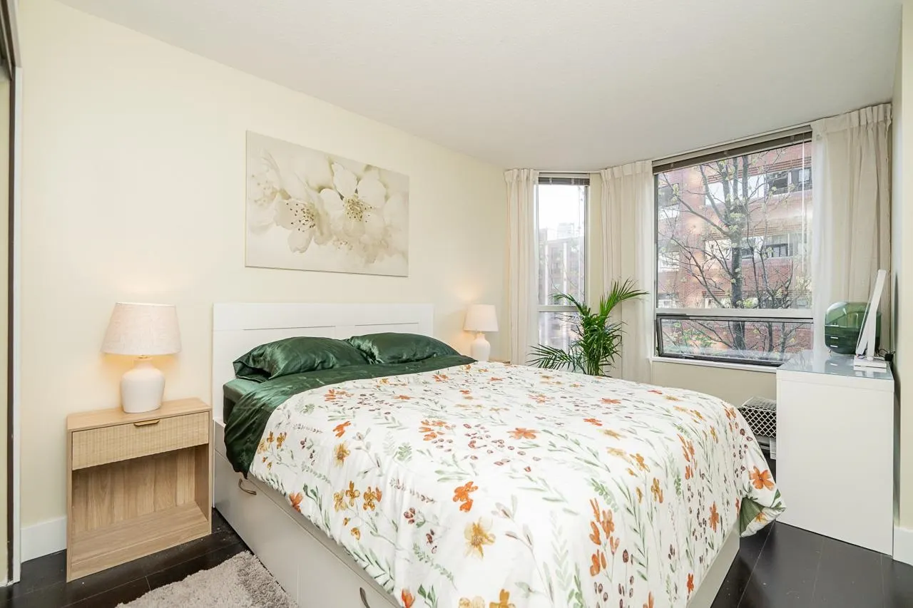 811 Helmcken Street #403