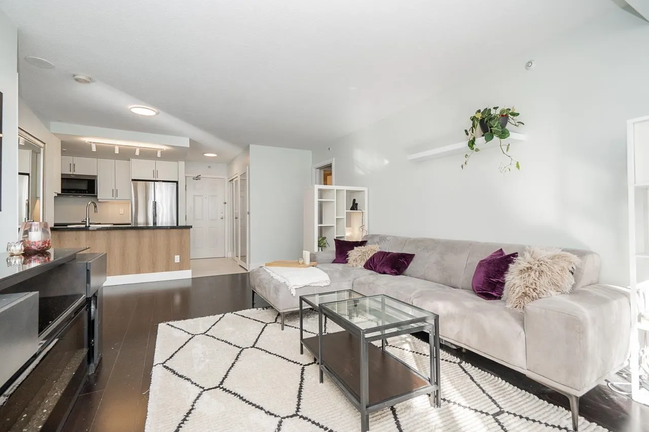 811 Helmcken Street #403
