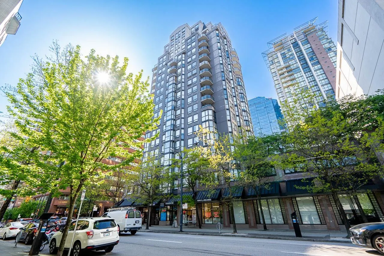 811 Helmcken Street #403