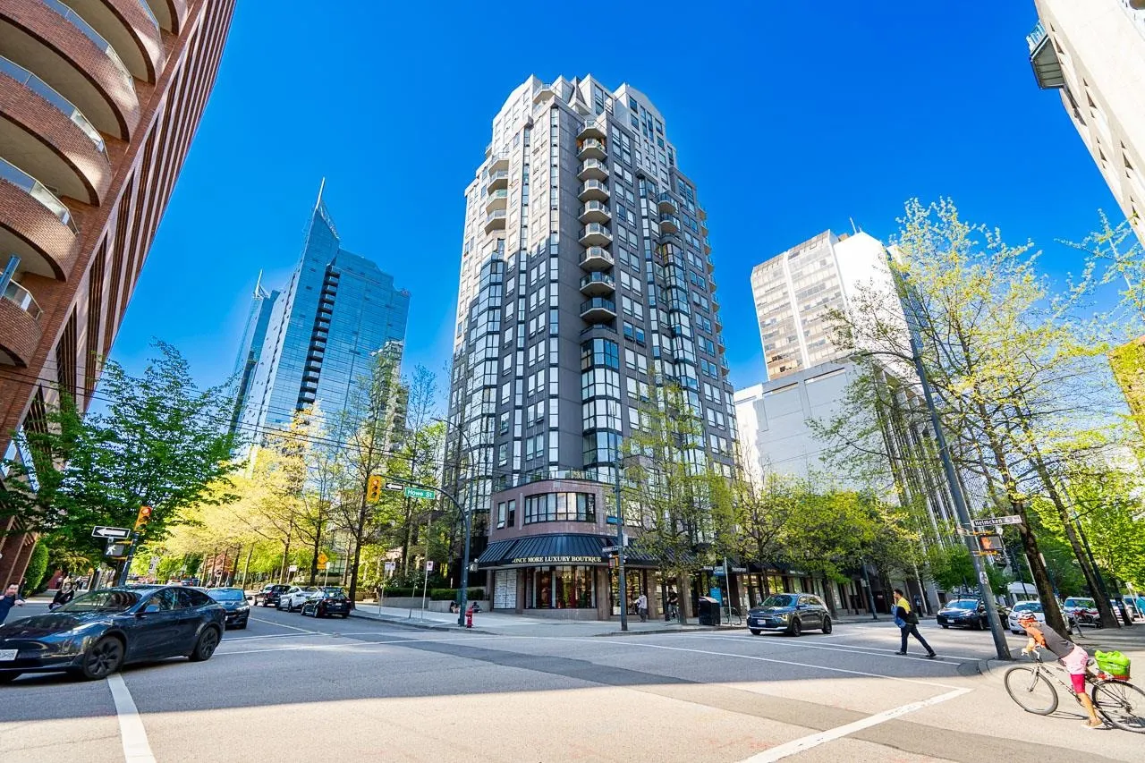 811 Helmcken Street #403
