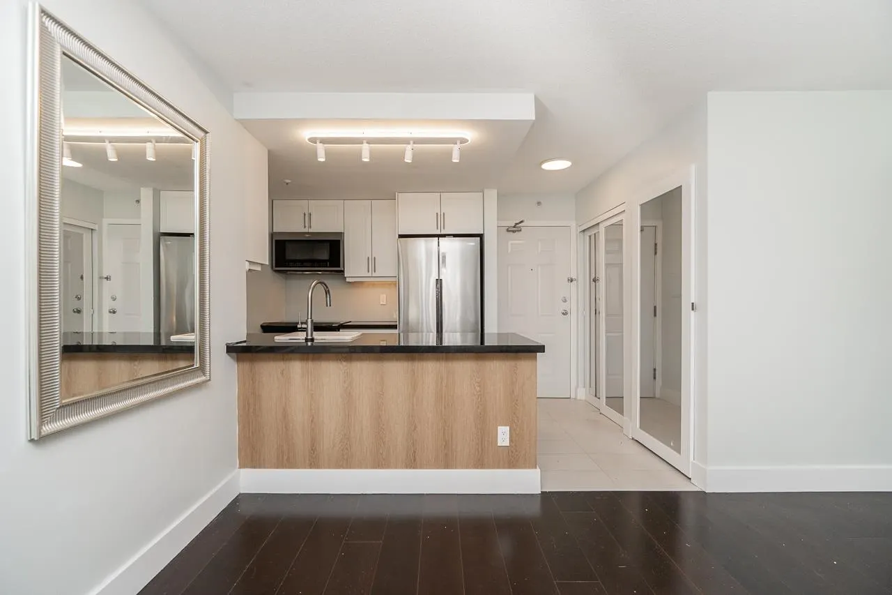 811 Helmcken Street #403