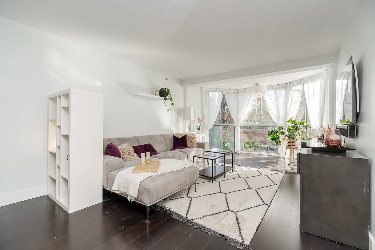 811 Helmcken Street #403