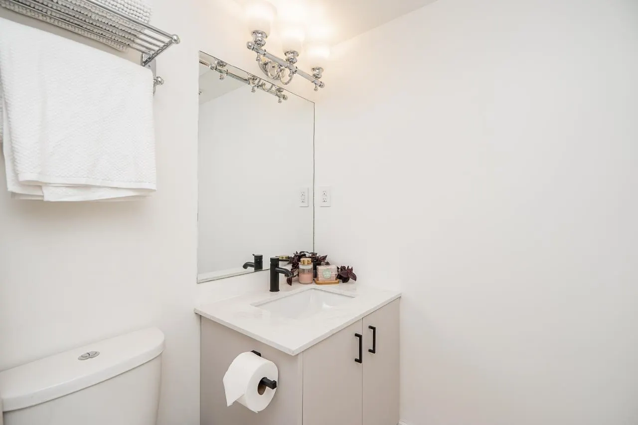 811 Helmcken Street #403