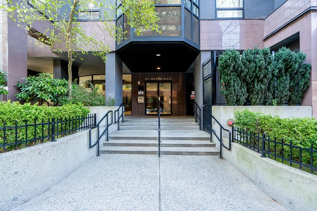 811 Helmcken Street #403