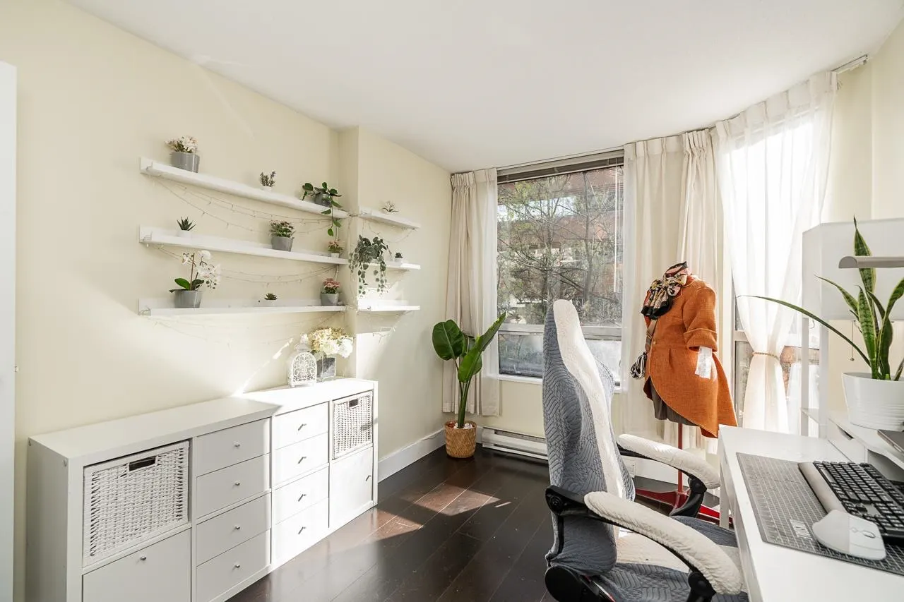 811 Helmcken Street #403