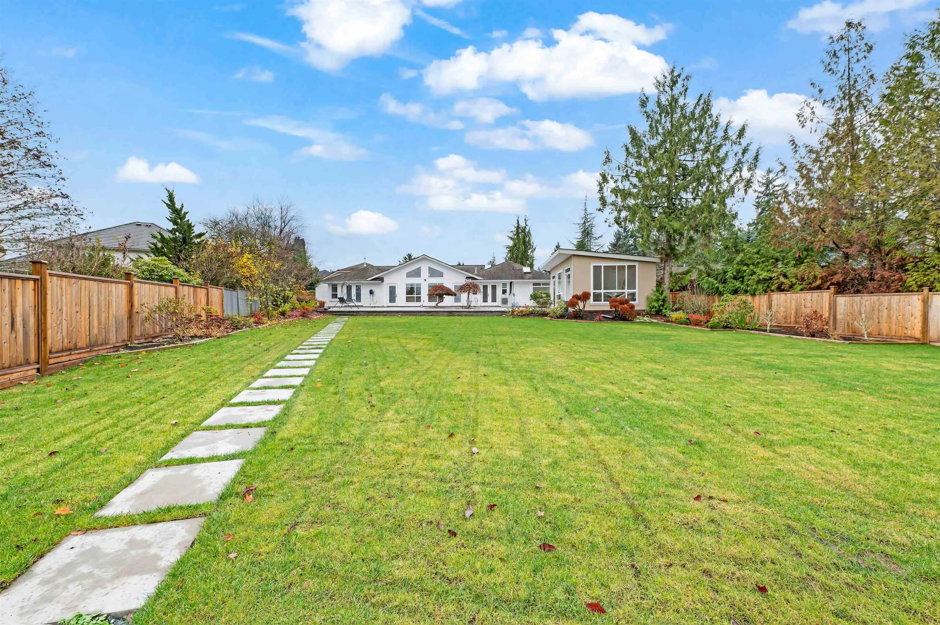 15435 Killarney Place