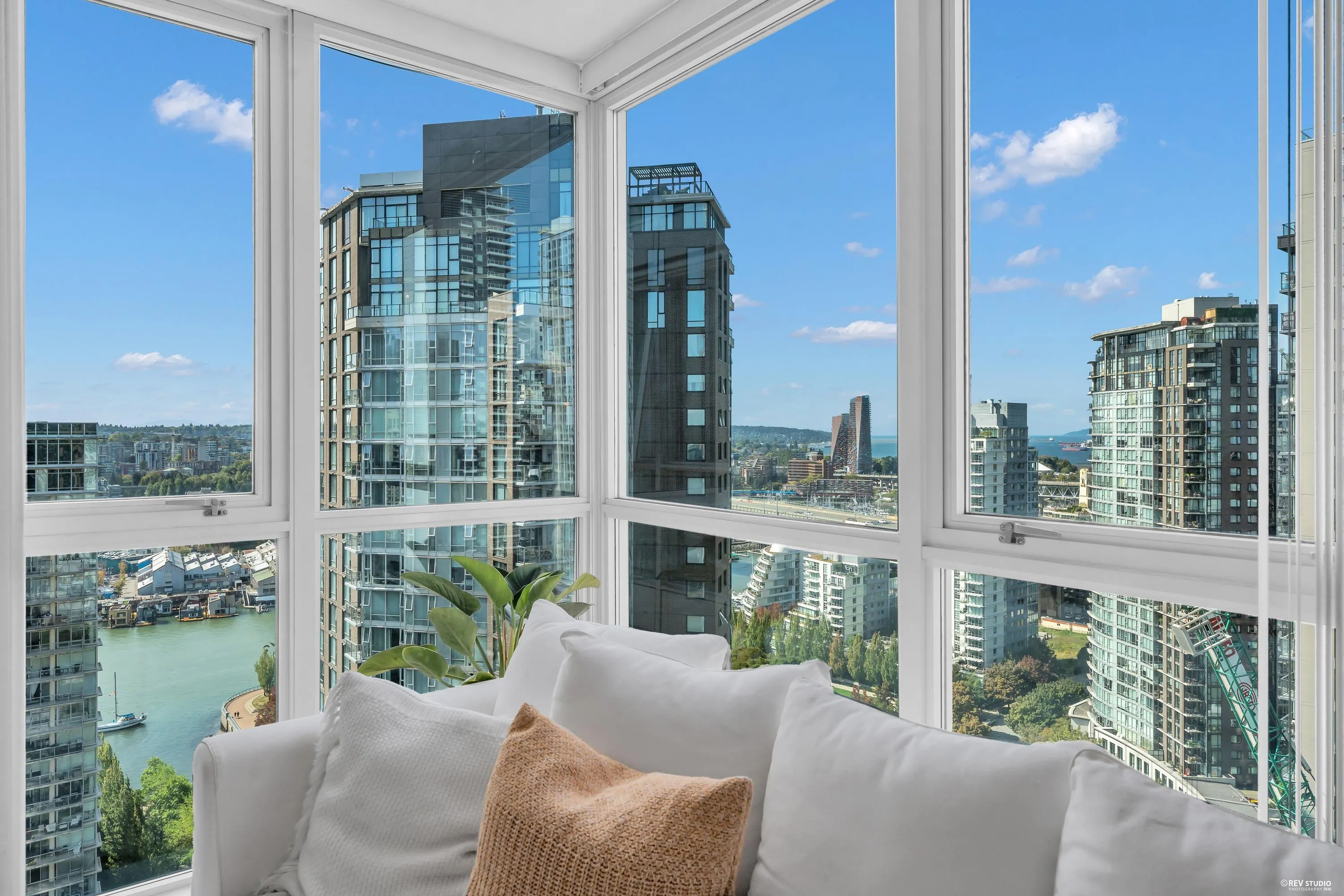 1408 Strathmore Mews #3005