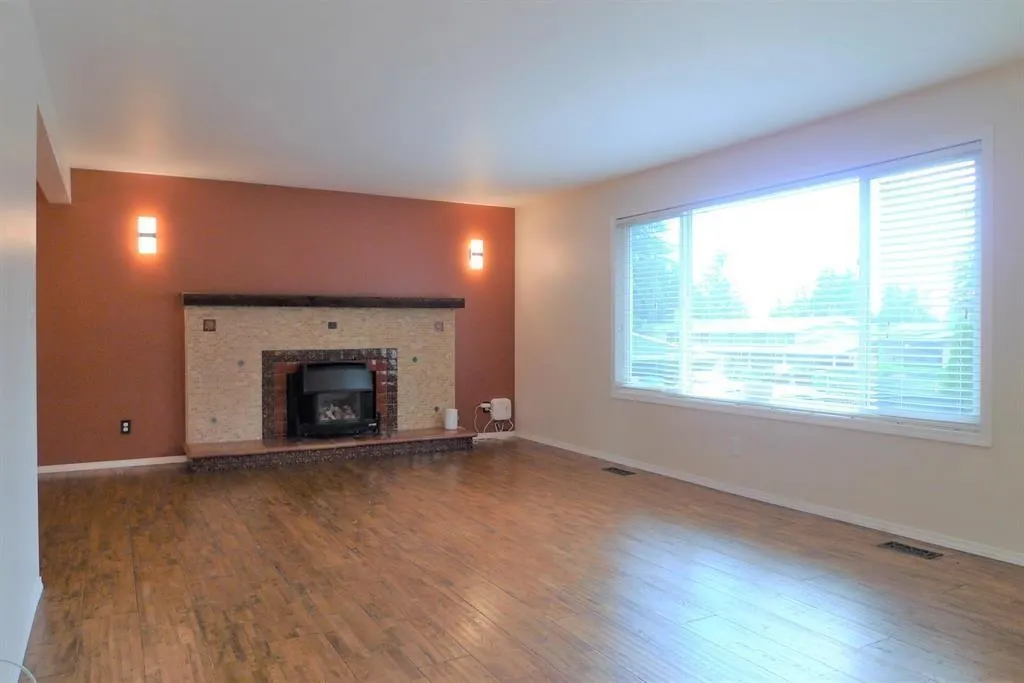2124 Topaz Street