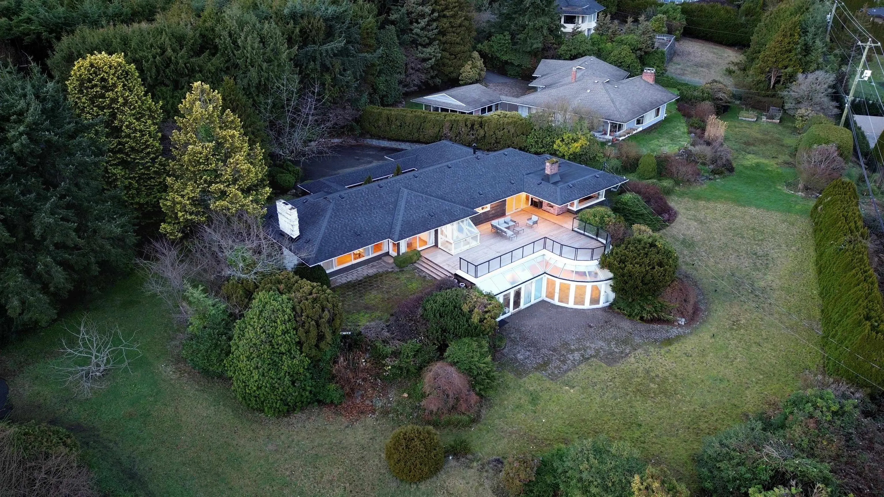 875 Eyremount Drive