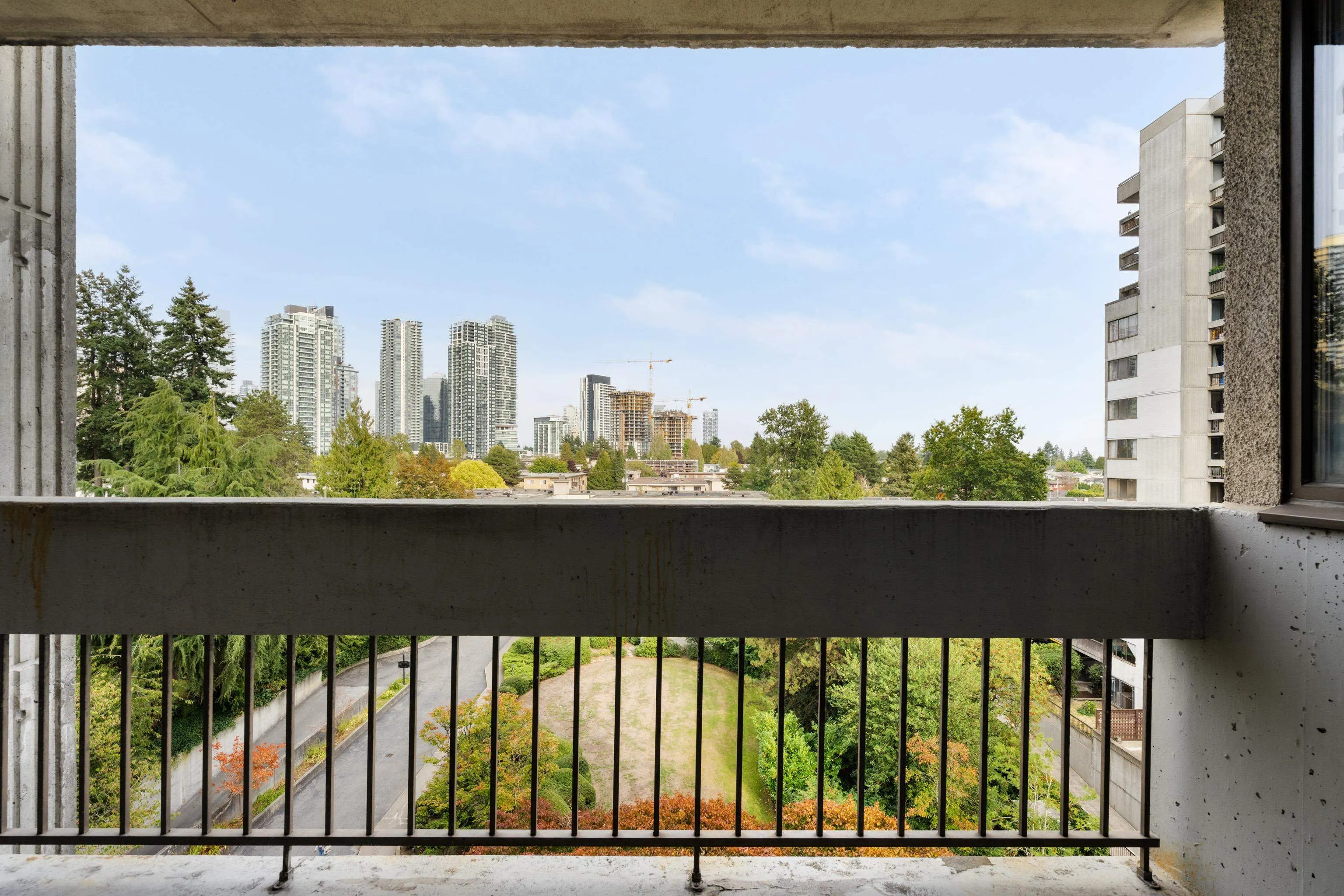 6689 Willingdon Avenue #704