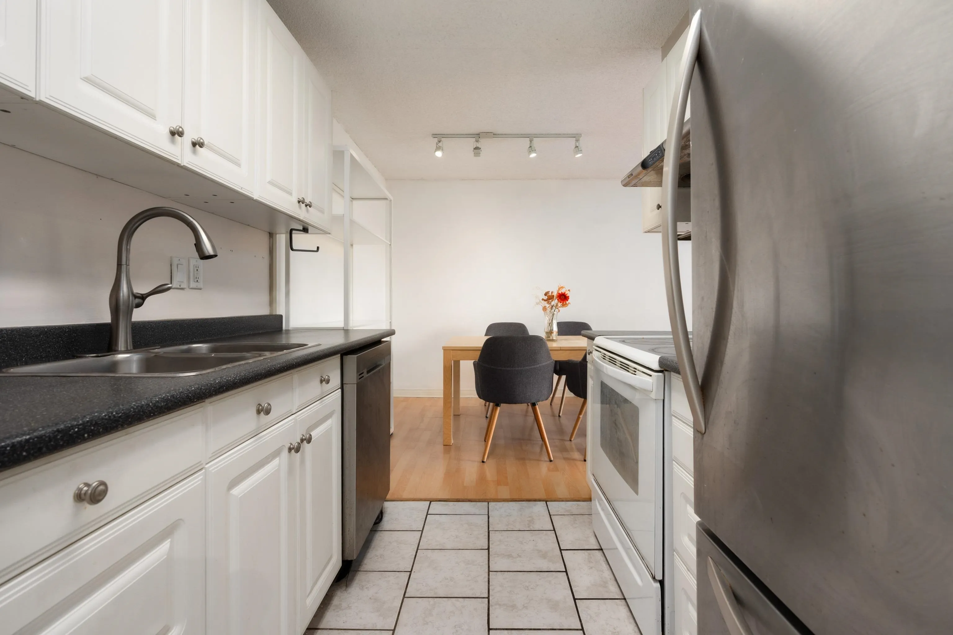 6689 Willingdon Avenue #704