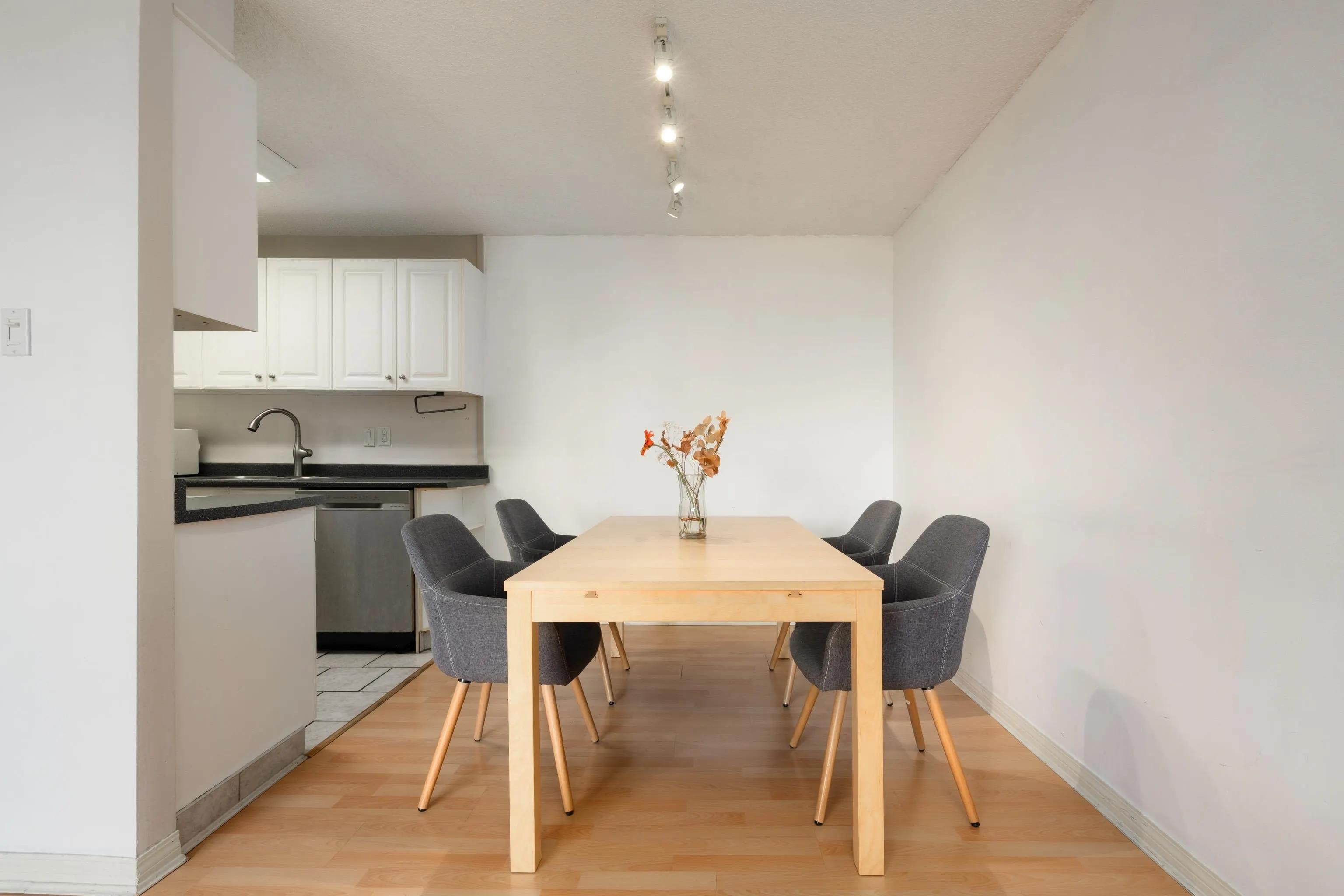 6689 Willingdon Avenue #704