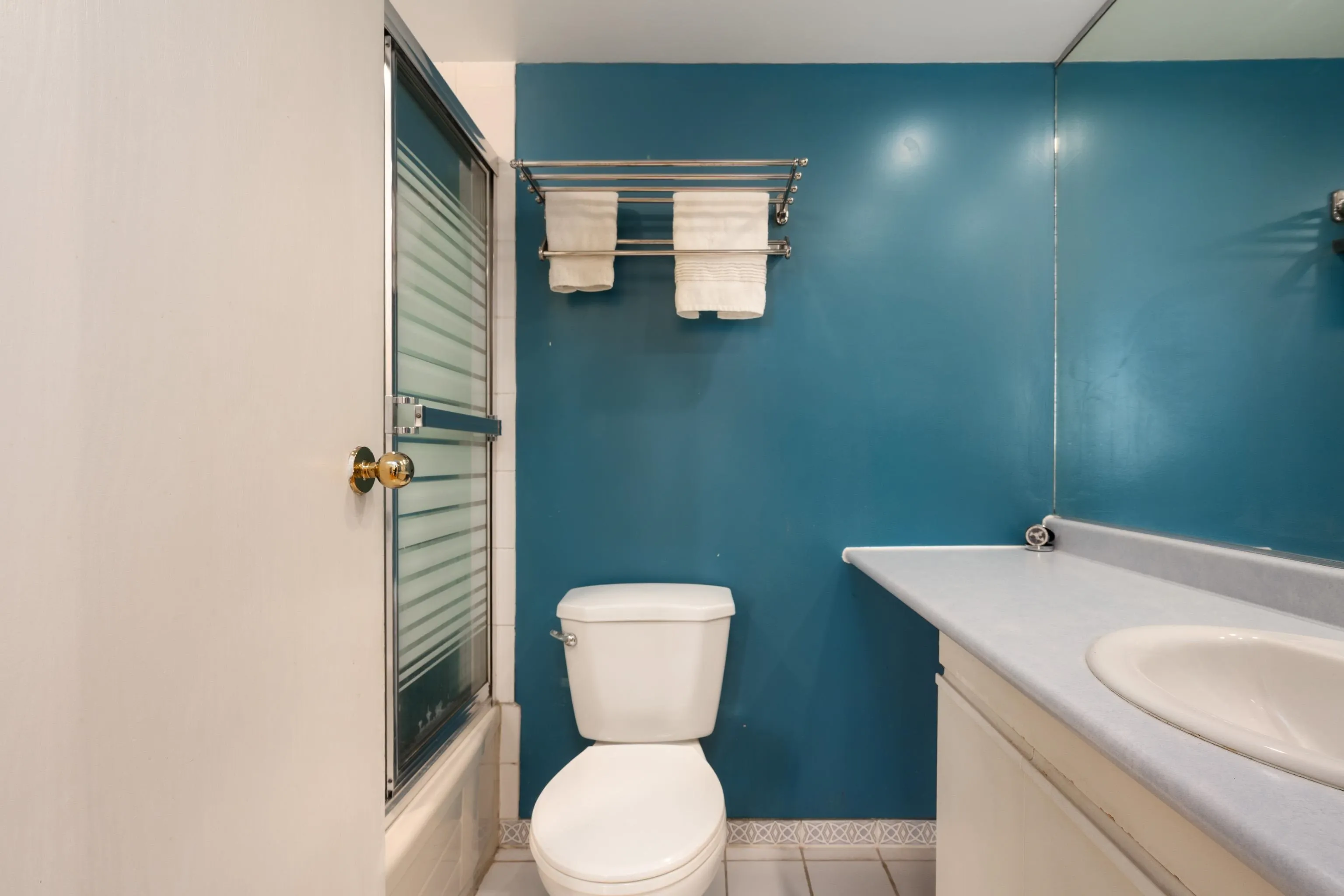 6689 Willingdon Avenue #704