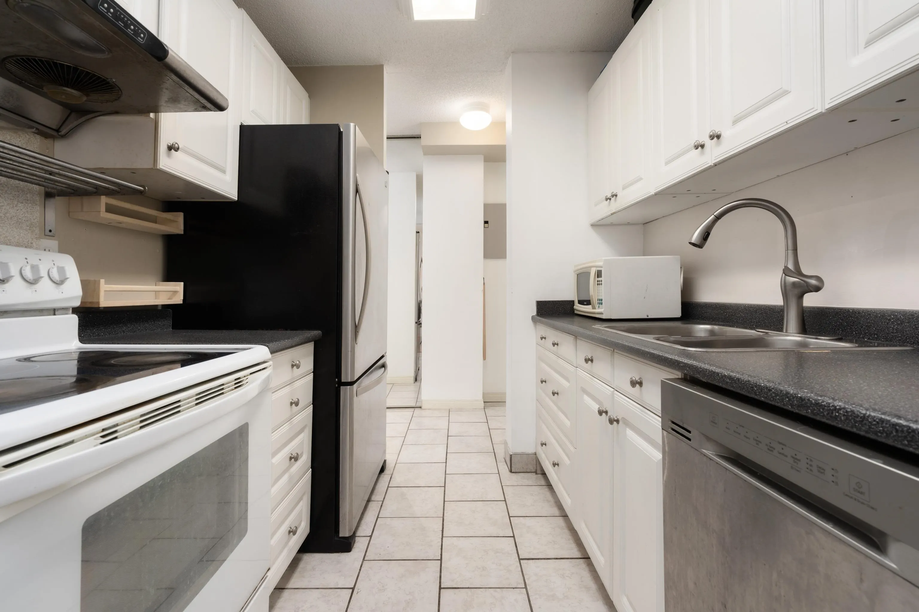 6689 Willingdon Avenue #704